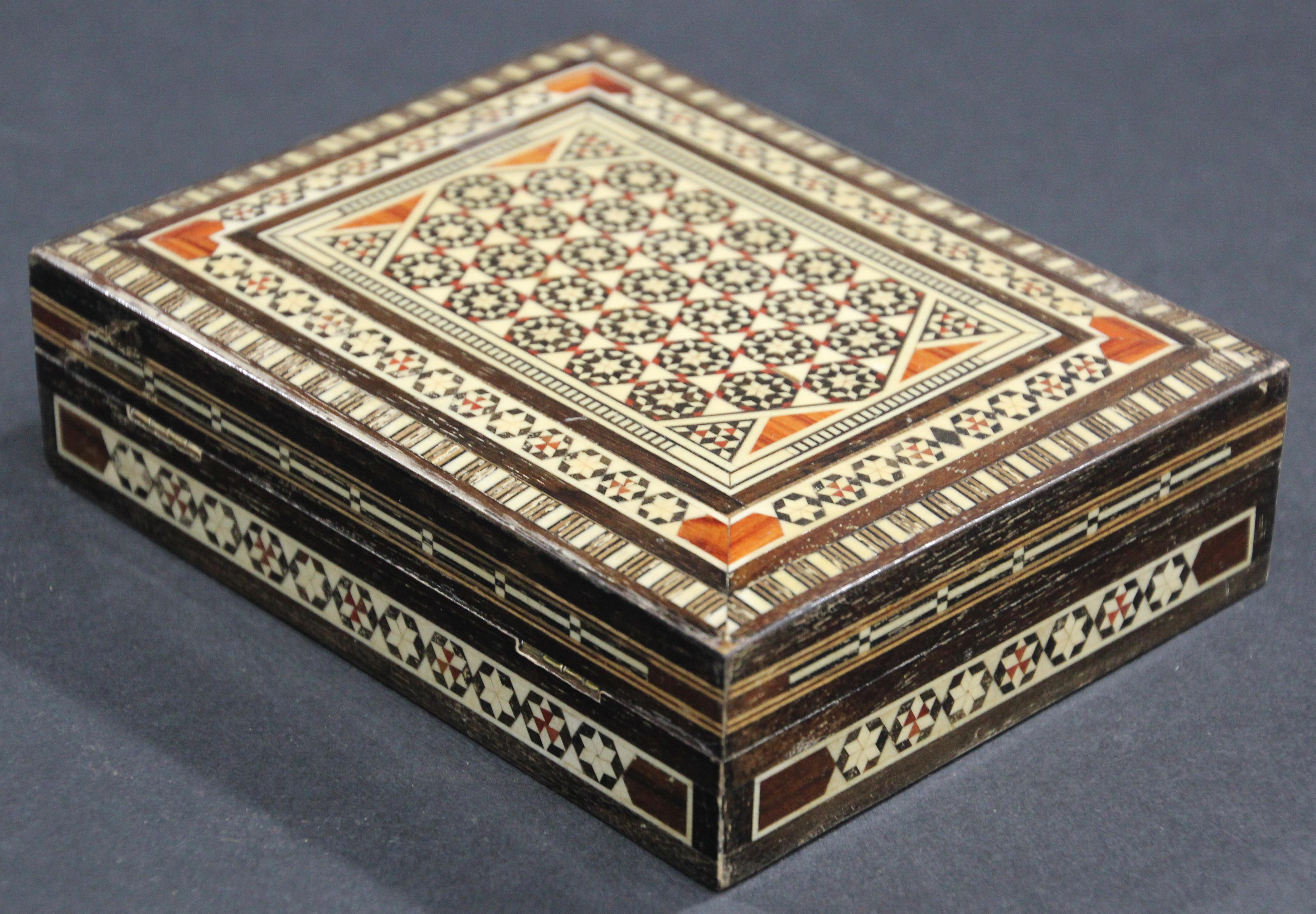 Nahöstliche maurische Handcrafted Mosaic dekorative Trinket Box (20. Jahrhundert) im Angebot