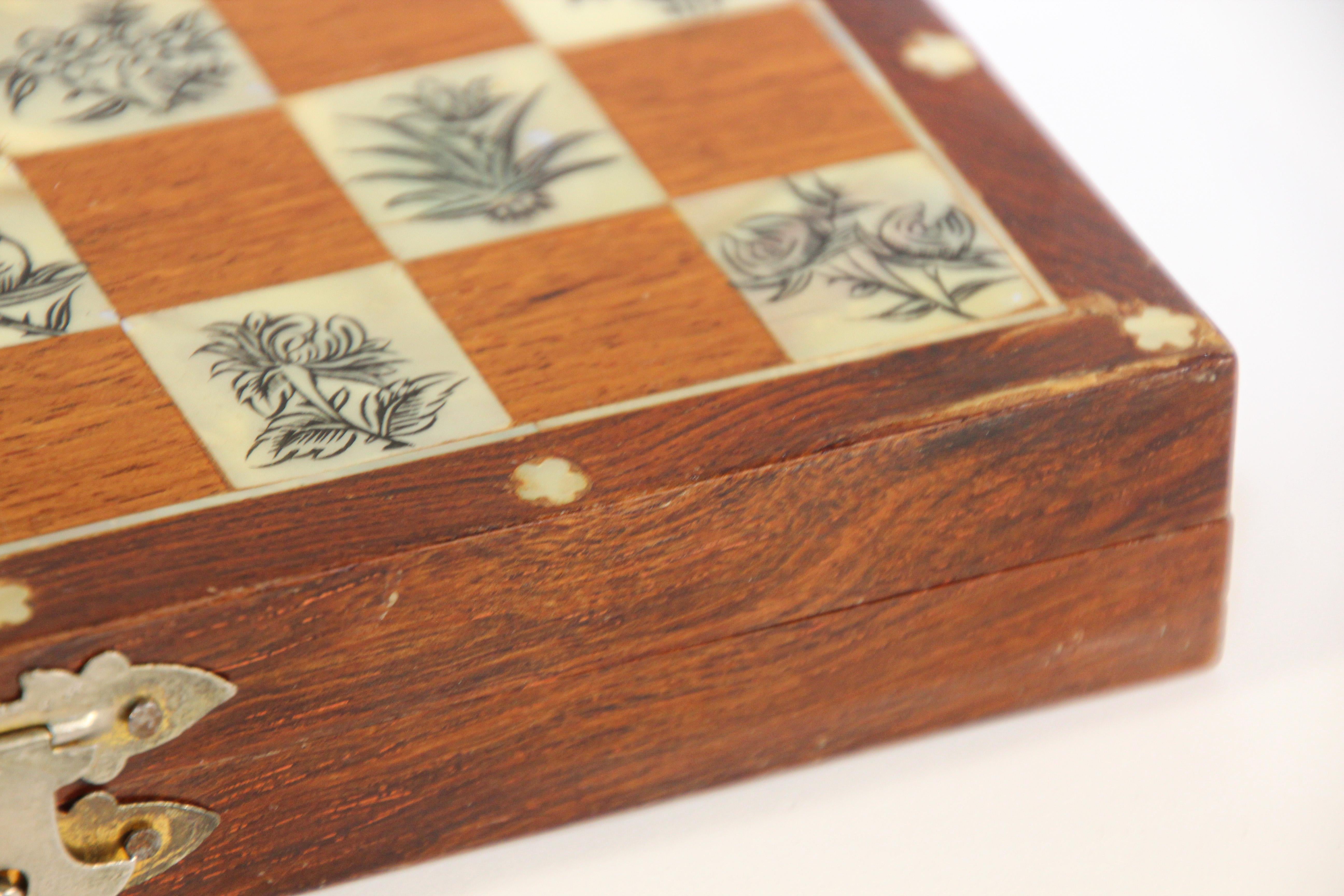 Middle Eastern Moorish Inlaid Chess Board Box For Sale 3