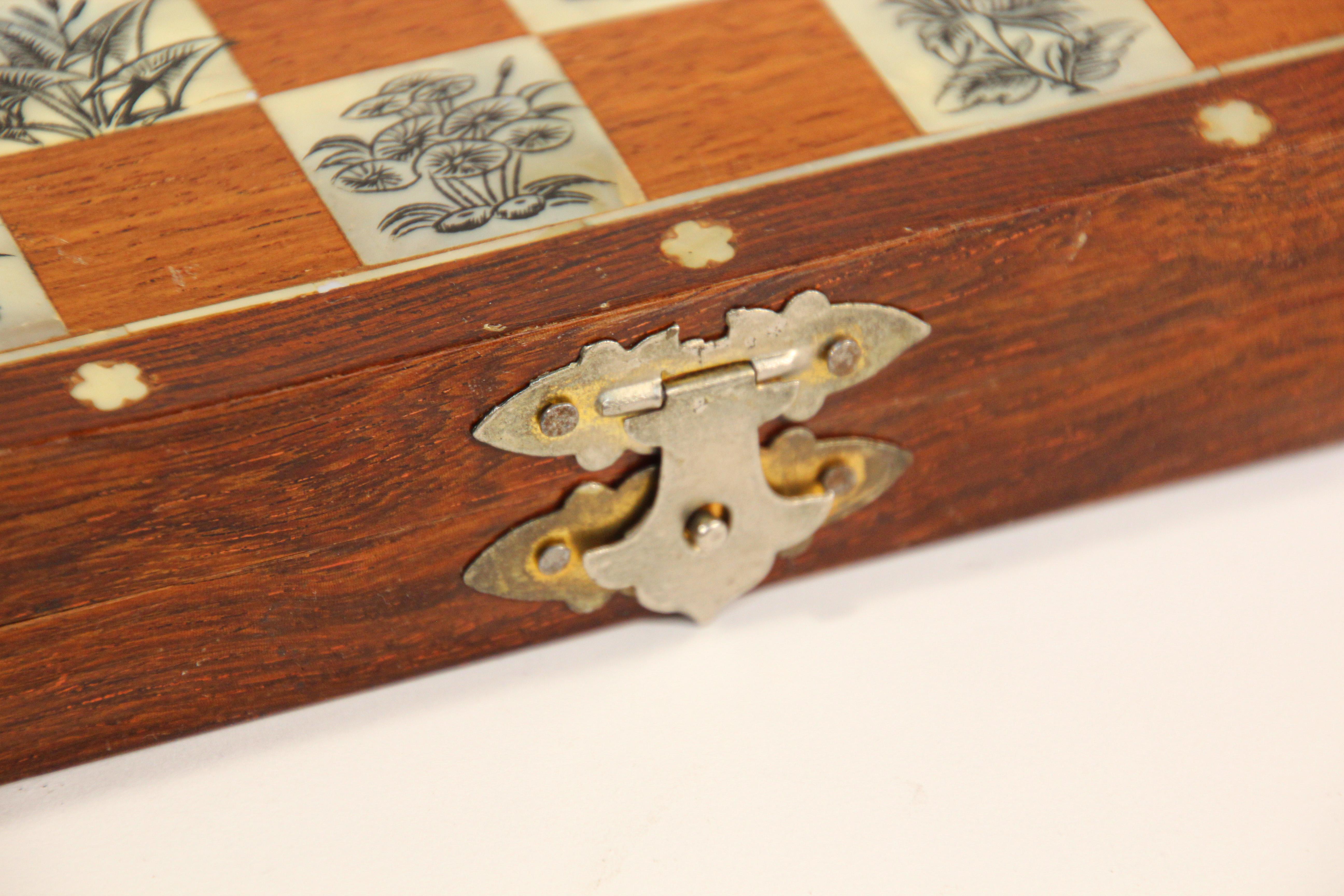 20th Century Middle Eastern Moorish Inlaid Chess Board Box For Sale