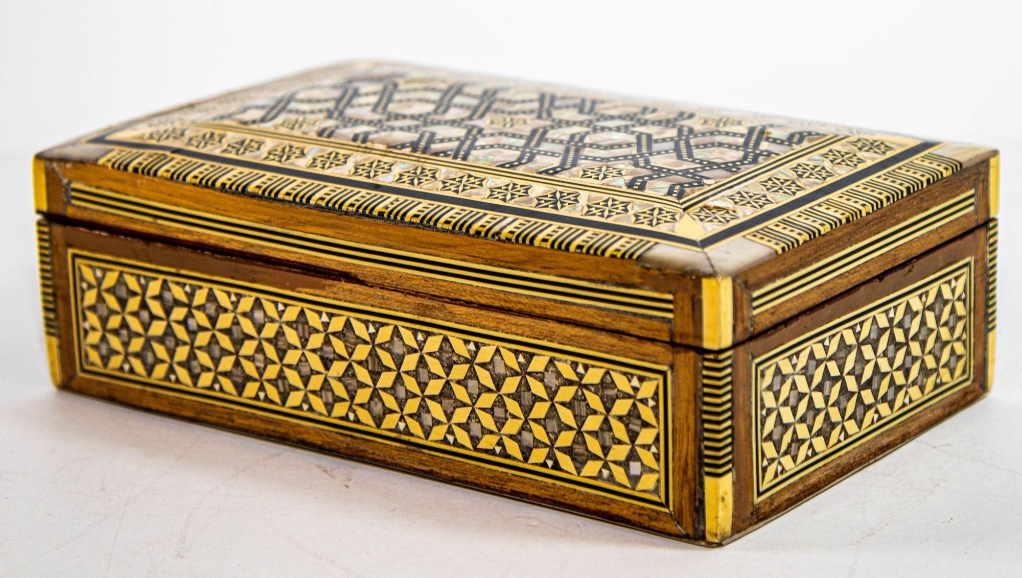Middle Eastern Moorish Mother of Pearl Inlaid Marquetry Jewelry Box For Sale 9