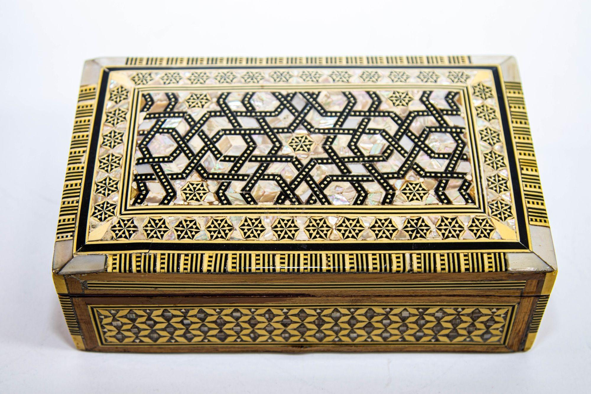 Islamic Middle Eastern Moorish Mother of Pearl Inlaid Marquetry Jewelry Box For Sale