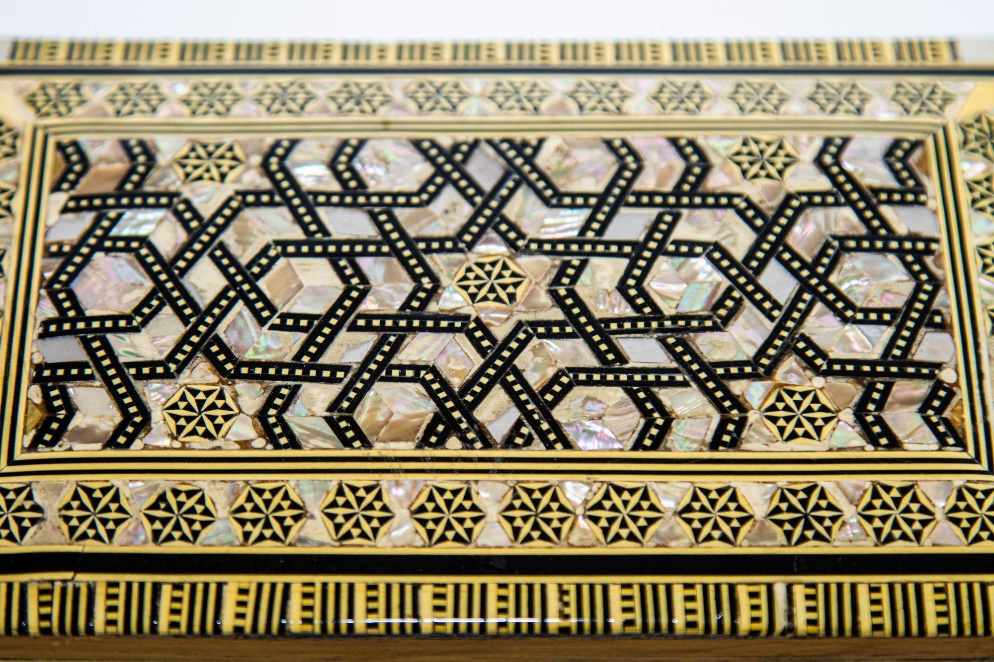 Lebanese Middle Eastern Moorish Mother of Pearl Inlaid Marquetry Jewelry Box For Sale