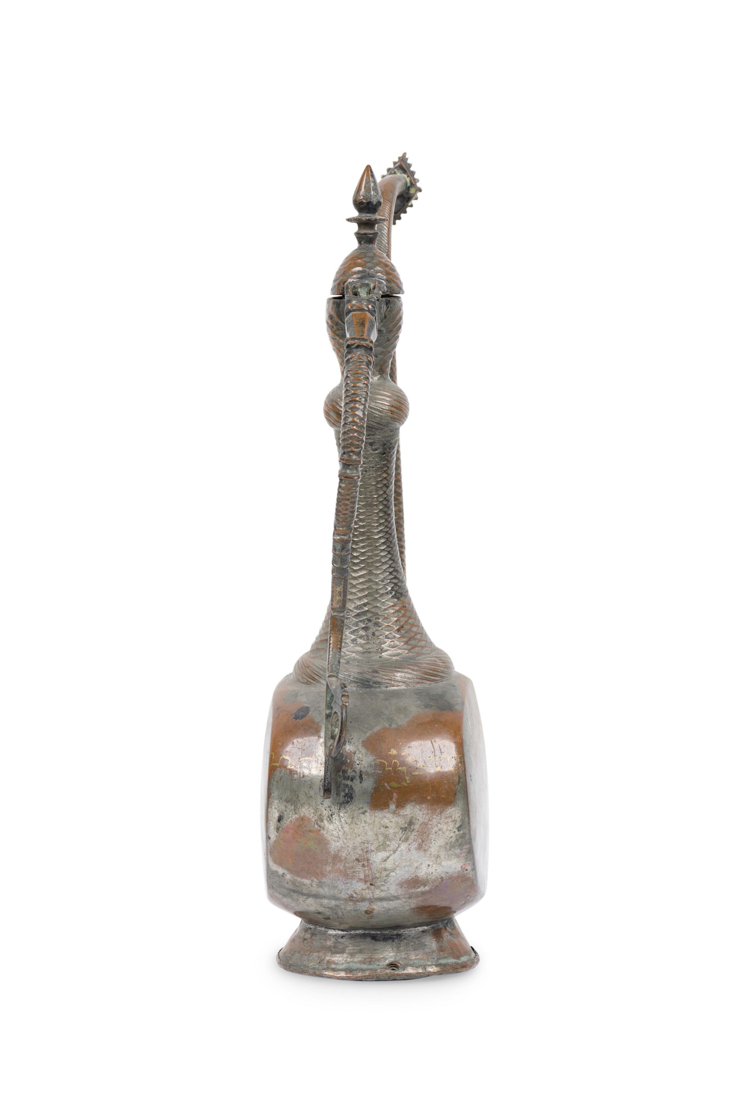 Moresco Ewer in argento e rame in stile moresco del Medio Oriente in vendita