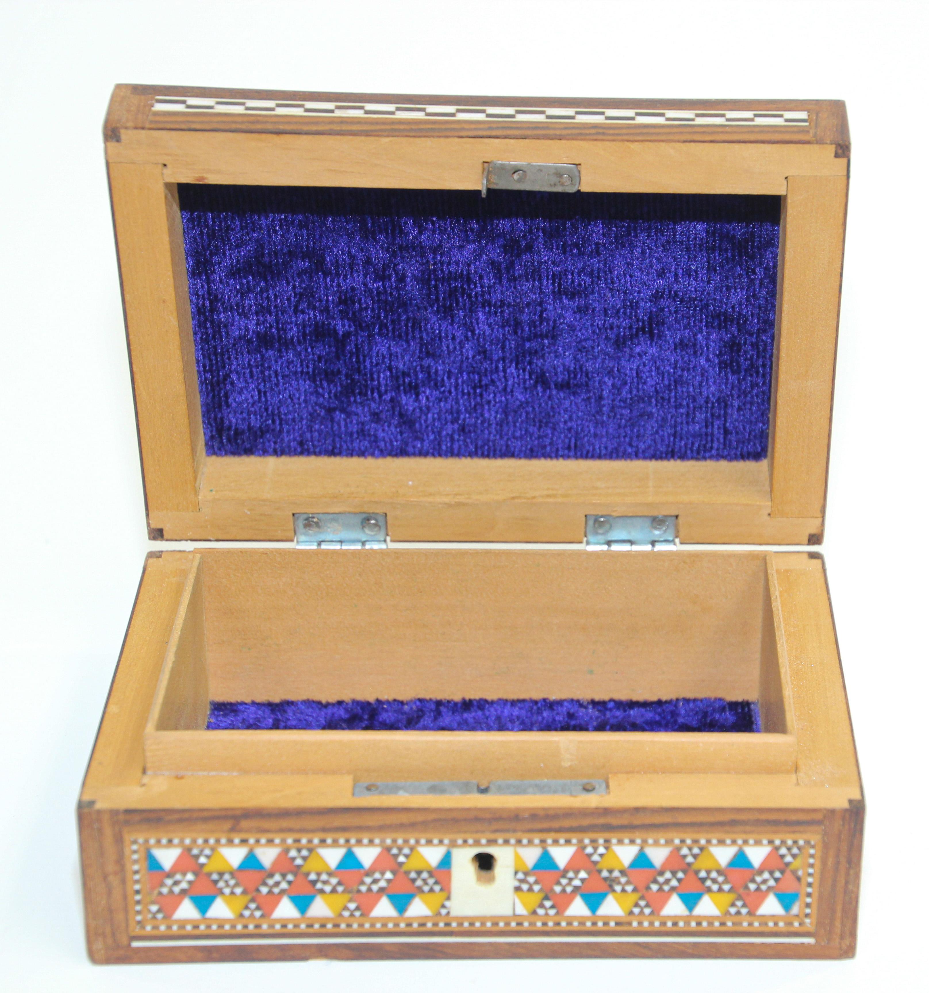 Middle Eastern Mosaic Moorish Box Inlaid 4