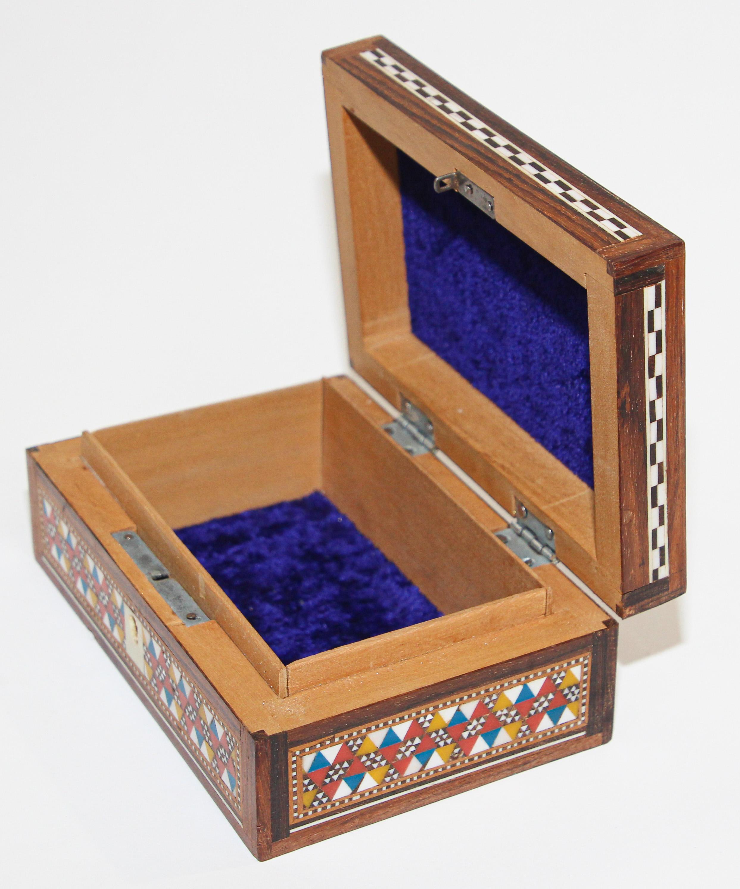 Middle Eastern Mosaic Moorish Box Inlaid 5