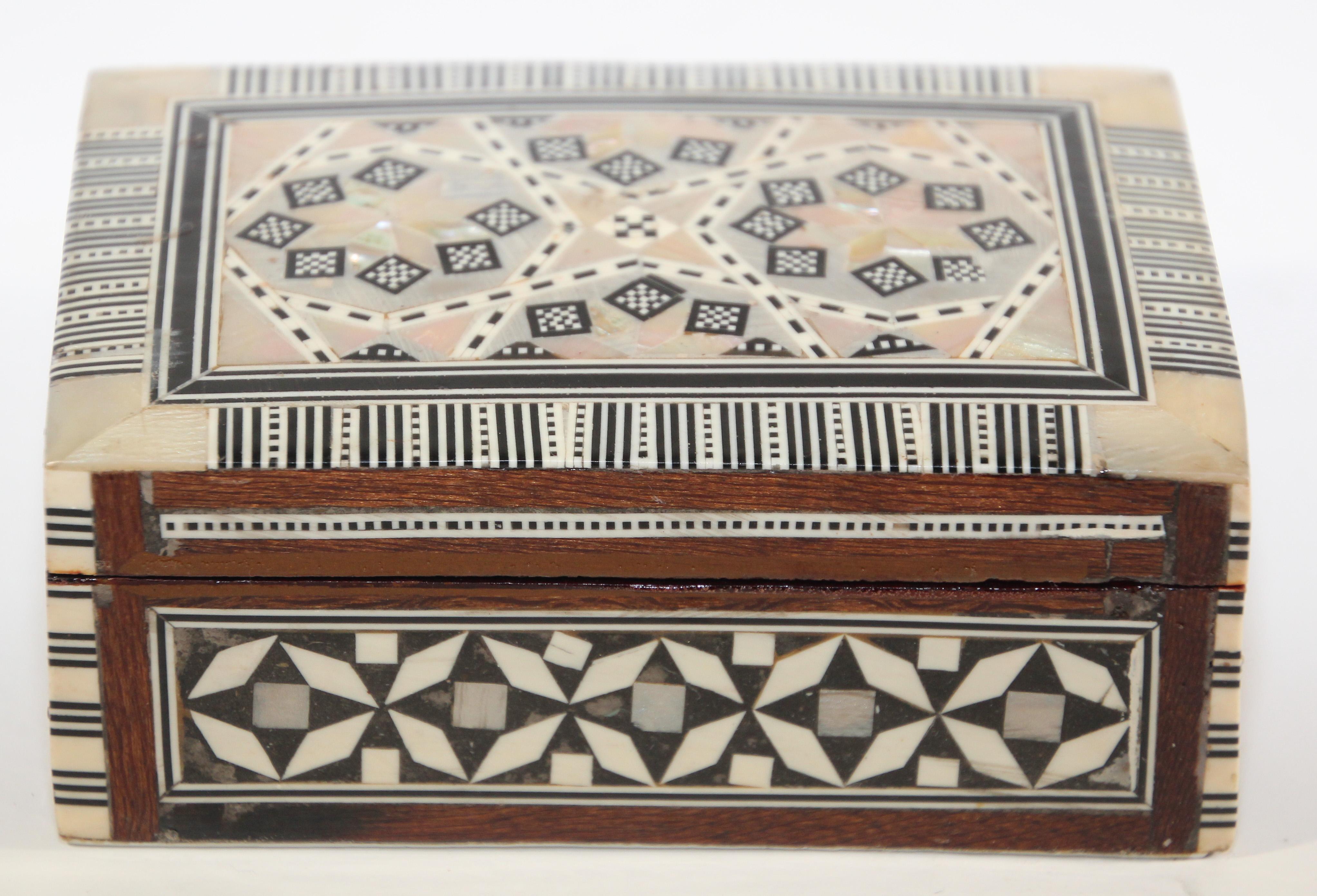 Lebanese Middle Eastern Mosaic Moorish Mother of Pearl Inlaid Trinket Box For Sale