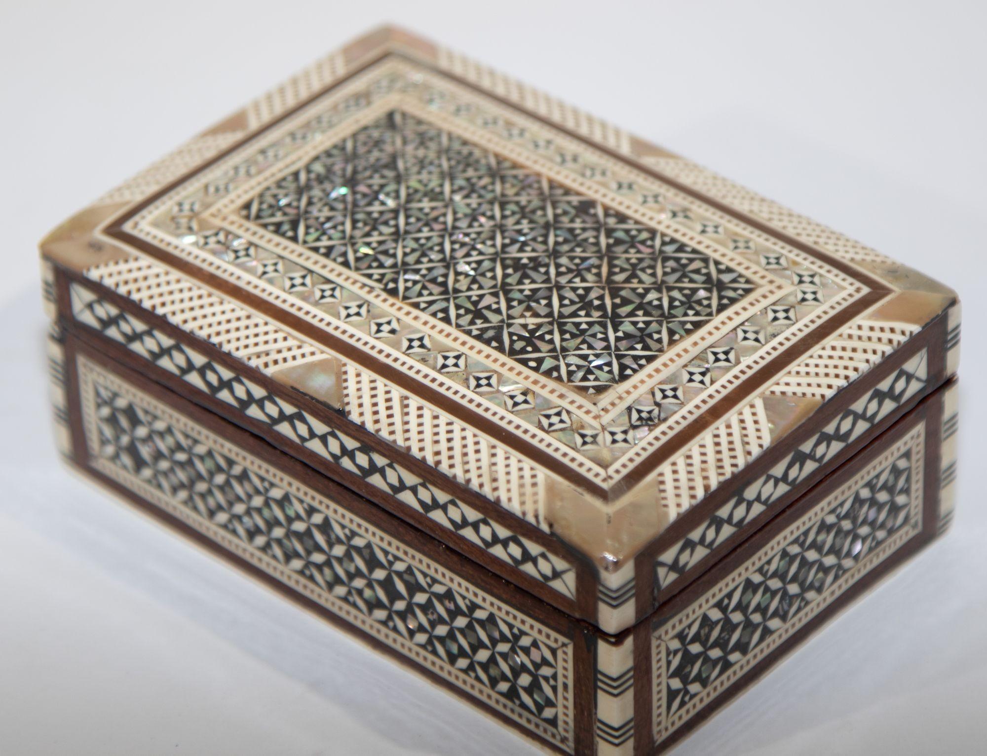 Middle Eastern Mosaic Wood Box with Inlays of Mother of Pearl, C. 1950s In Good Condition For Sale In North Hollywood, CA