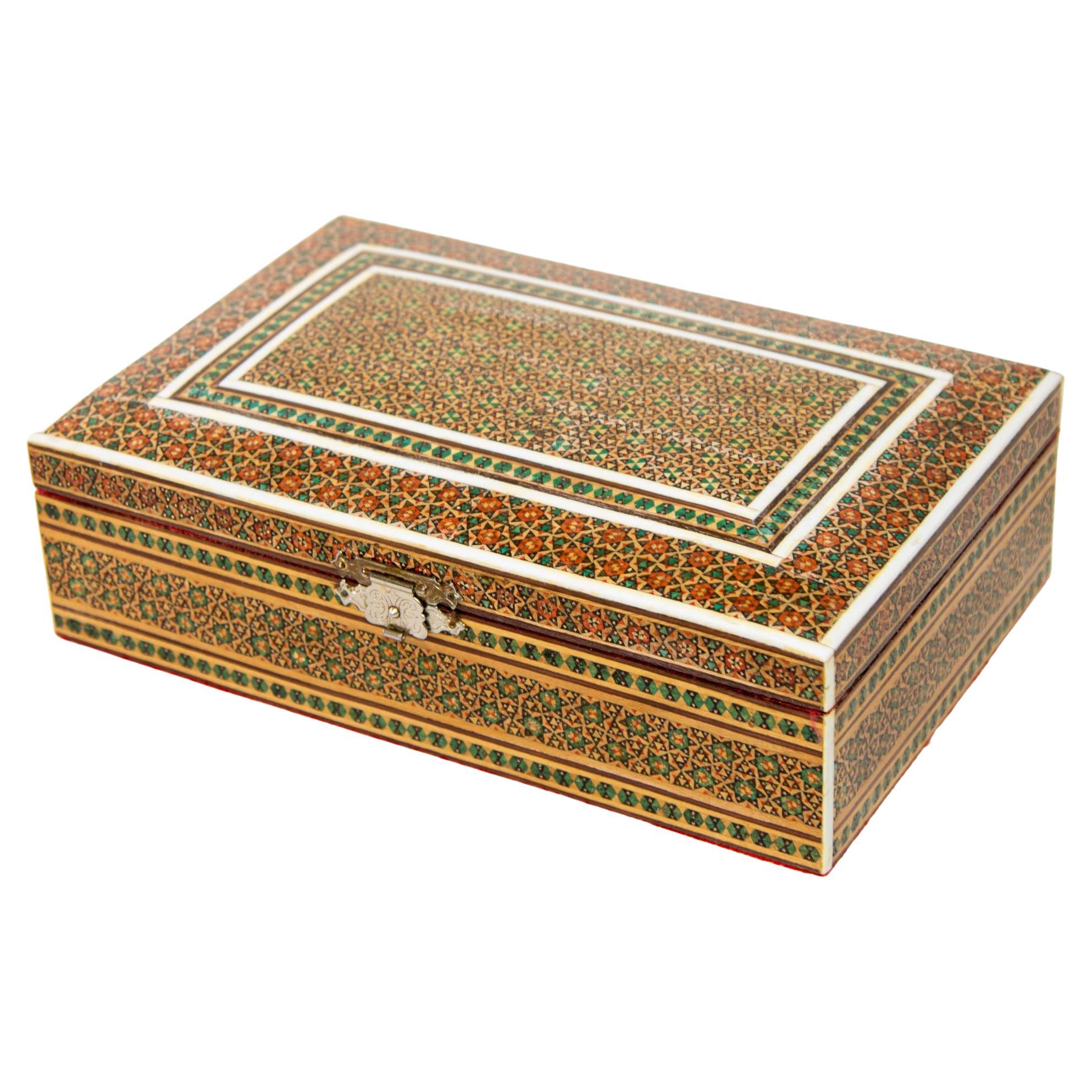 Boîte à bijoux persane du Moyen-Orient en micro-mosaïque incrustée de kaki