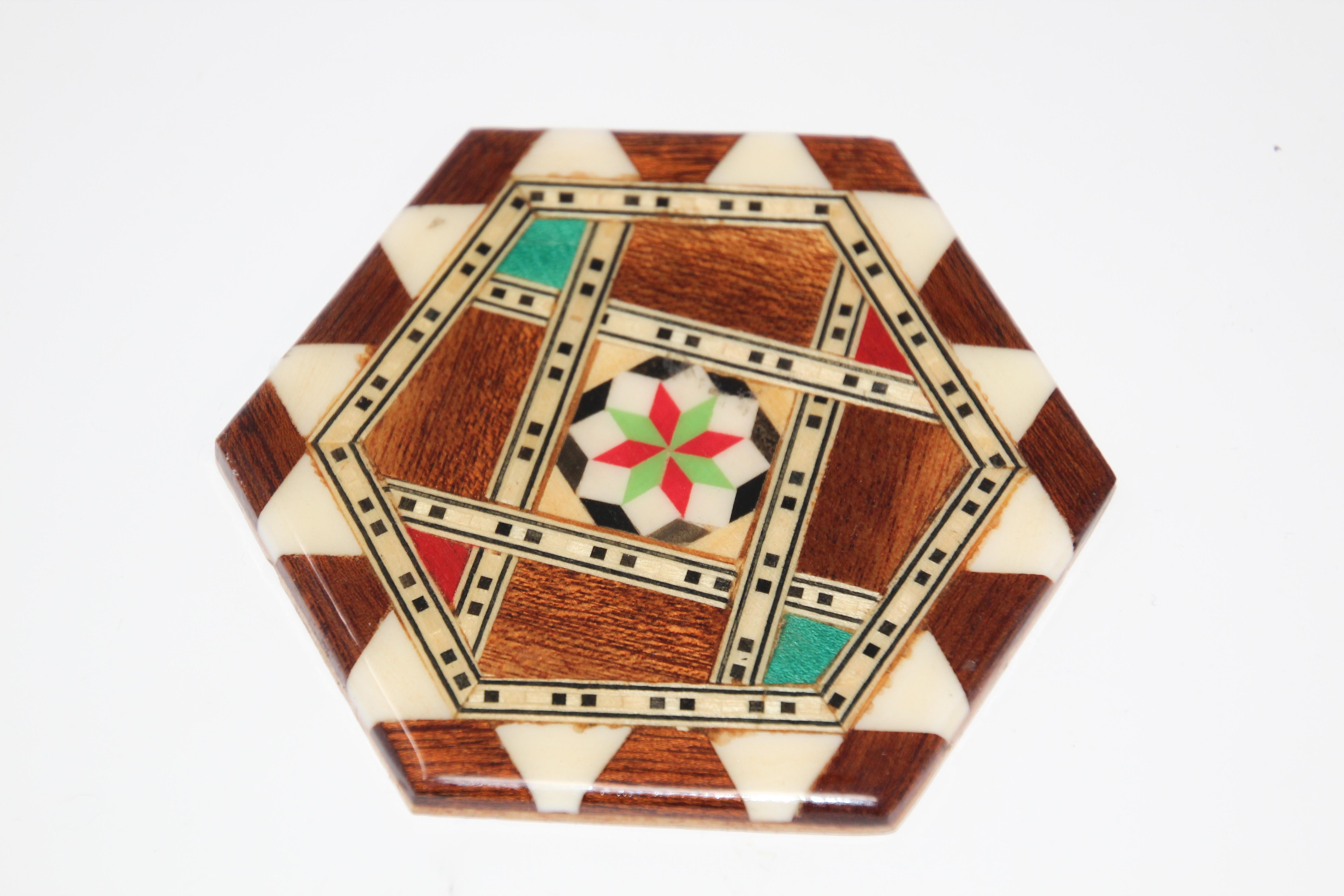Middle Eastern Syrian Inlaid Marquetry Mosaic Set of Four Coasters In Good Condition In Moreno Valley, CA
