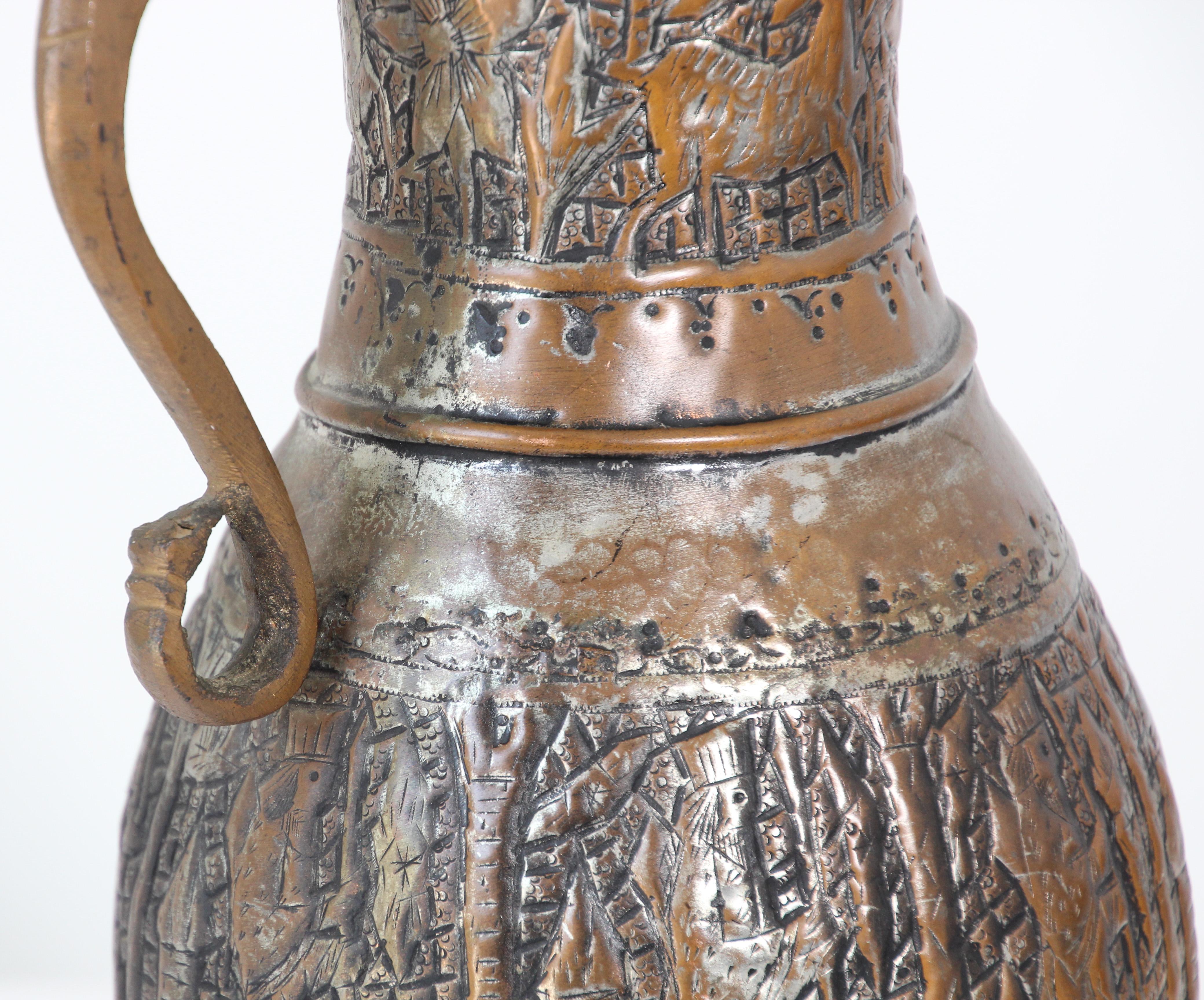 Kaffeekanne aus getöntem Kupfer aus dem Nahen Osten, 19. Jahrhundert im Zustand „Gut“ im Angebot in North Hollywood, CA