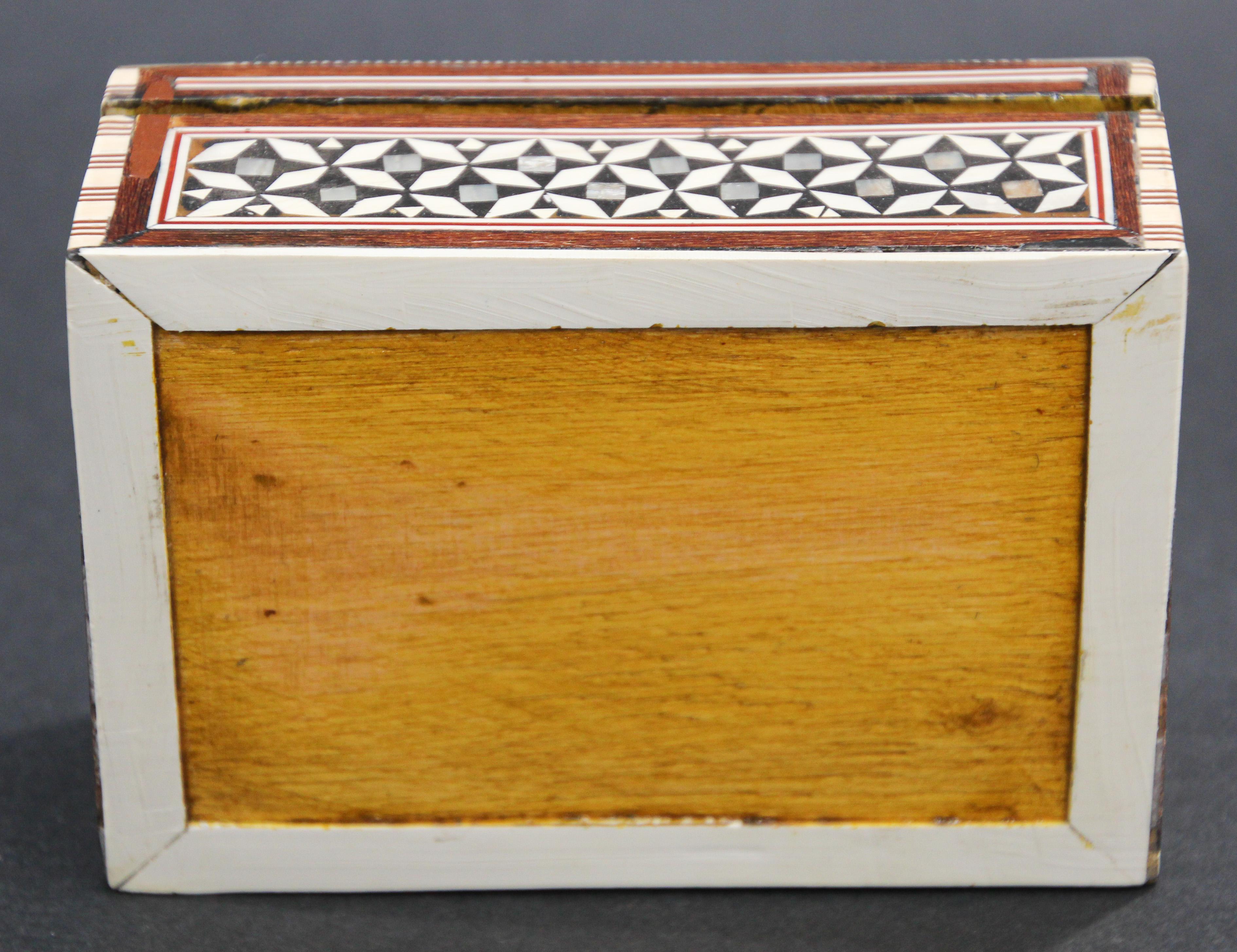 Middle Eastern White Mosaic Moorish Box For Sale 3