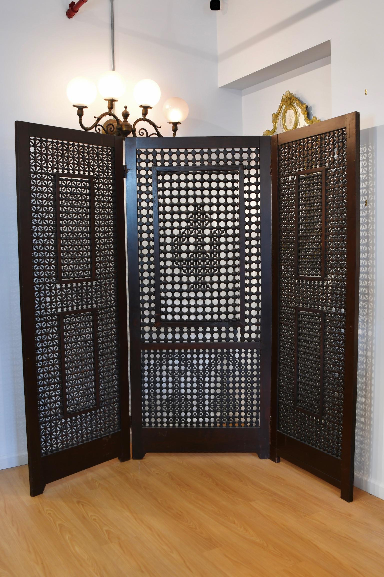 Islamic Middle Eastern Wooden Floor Screen For Sale