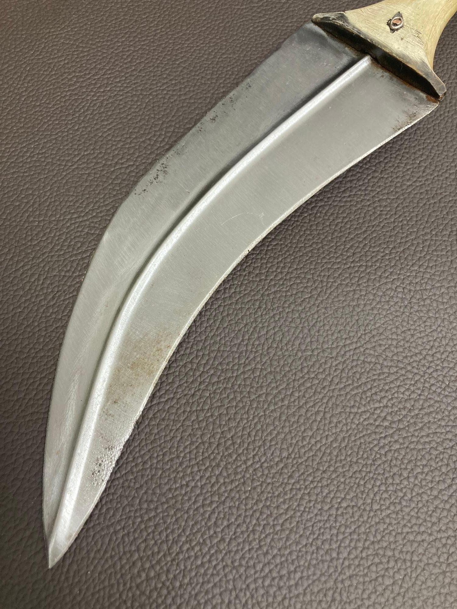 Middle Eastern Yemeni Jambiya Arabic Dagger with Belt For Sale 10