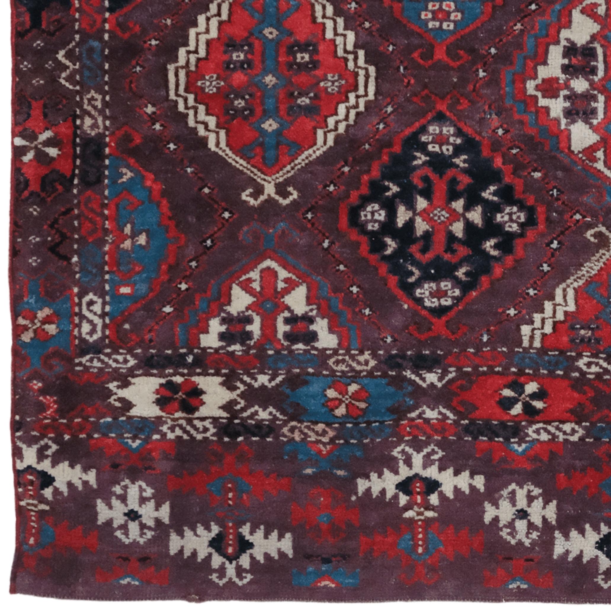 Mid-19th-Century Antique Chodor Chuval Rug – A Unique Reflection of Turkmen Craftsmanship

This rare piece was woven by the Chodor Turkmen tribe in the mid-19th century, reflecting the precious weaving tradition of Central Asia. Designed to meet the