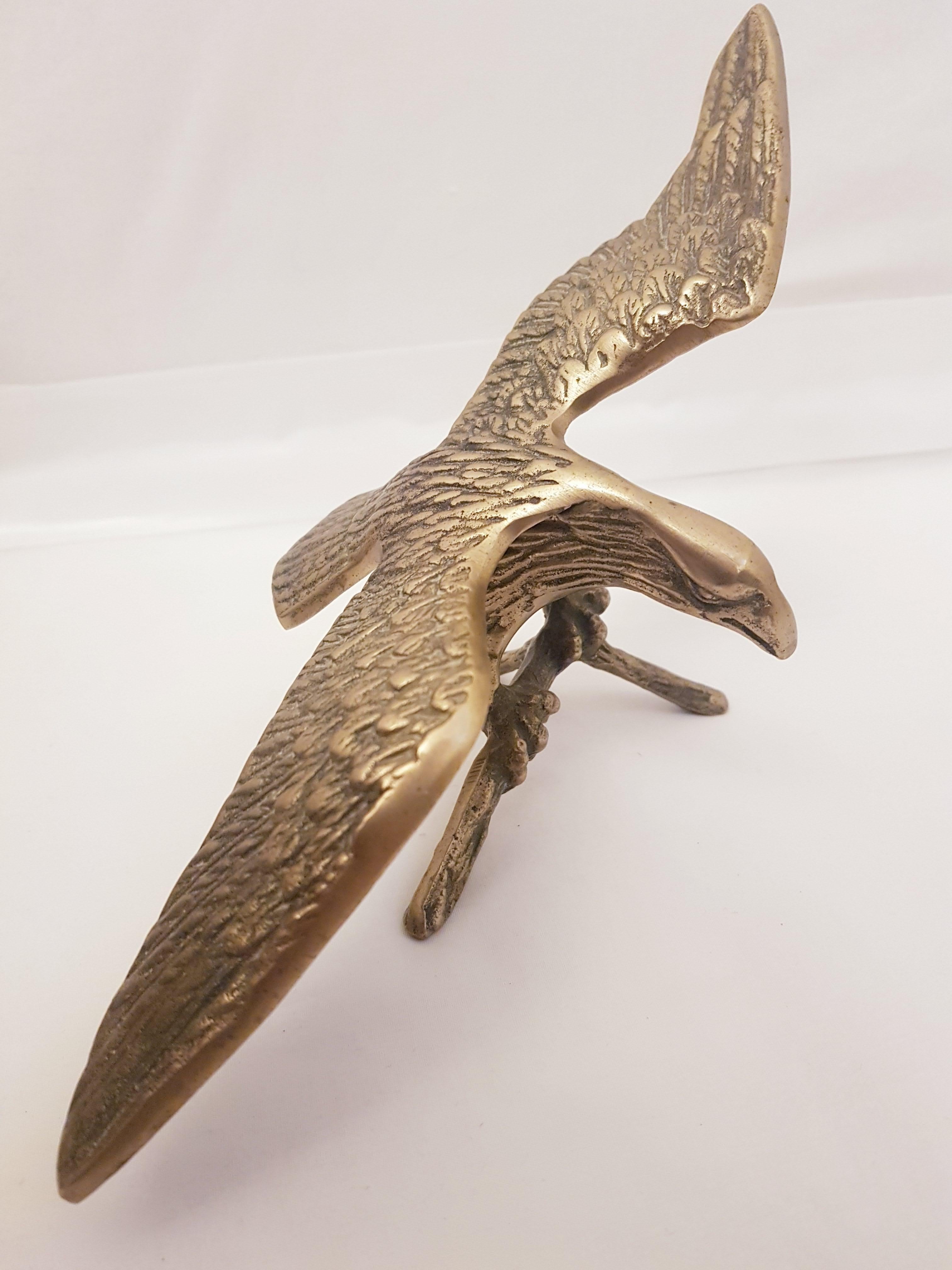 Beautiful vintage large brass eagle brilliant condition.