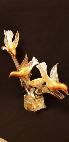 Oiseaux extralarges sur la branche avec feuille d'or du milieu du siècle dernier