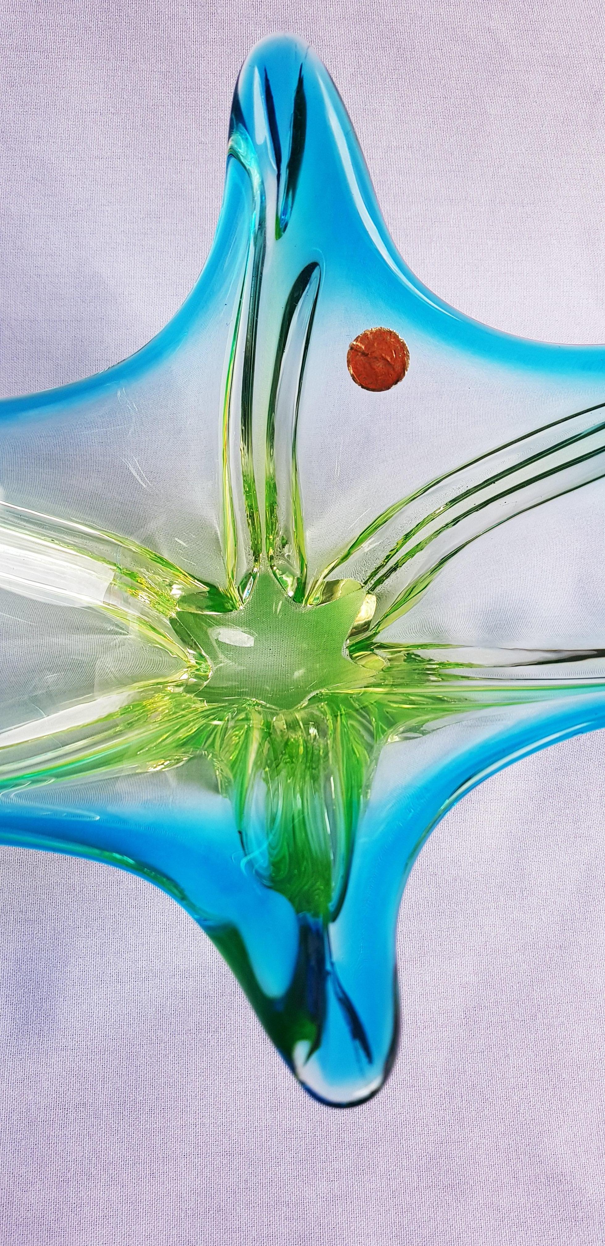 Uranium Glass Middle of Century Extralarge Murano Glass Somerso Uranium Centerpiece For Sale