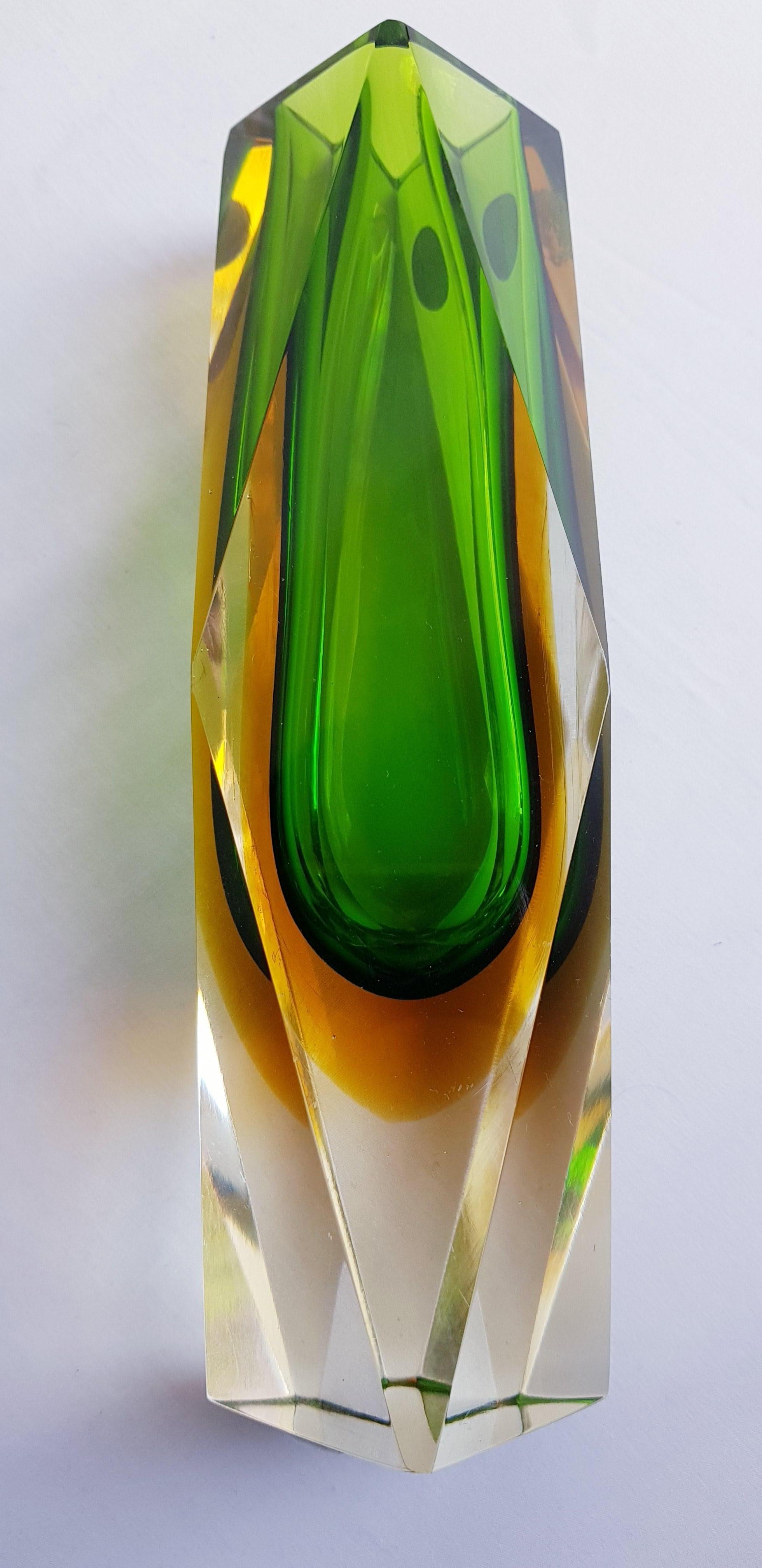 Middle of Century Faceted Sommerso Murano Glass Vase In Excellent Condition For Sale In Grantham, GB