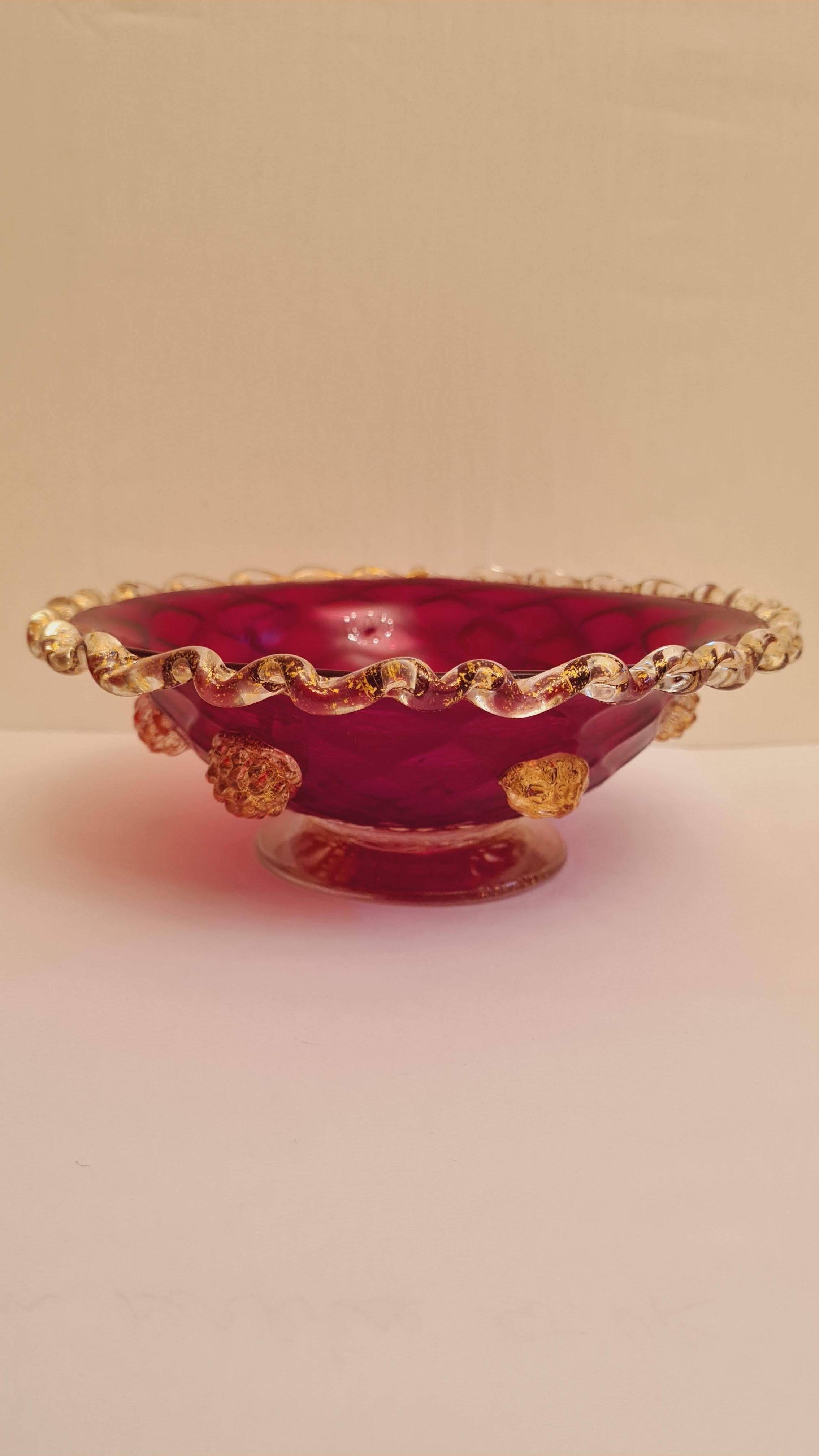 Beautiful middle of century Murano glass bowl with gold leaf by Ferro  and Lazarinni years 1950-60' brilliant condition.
