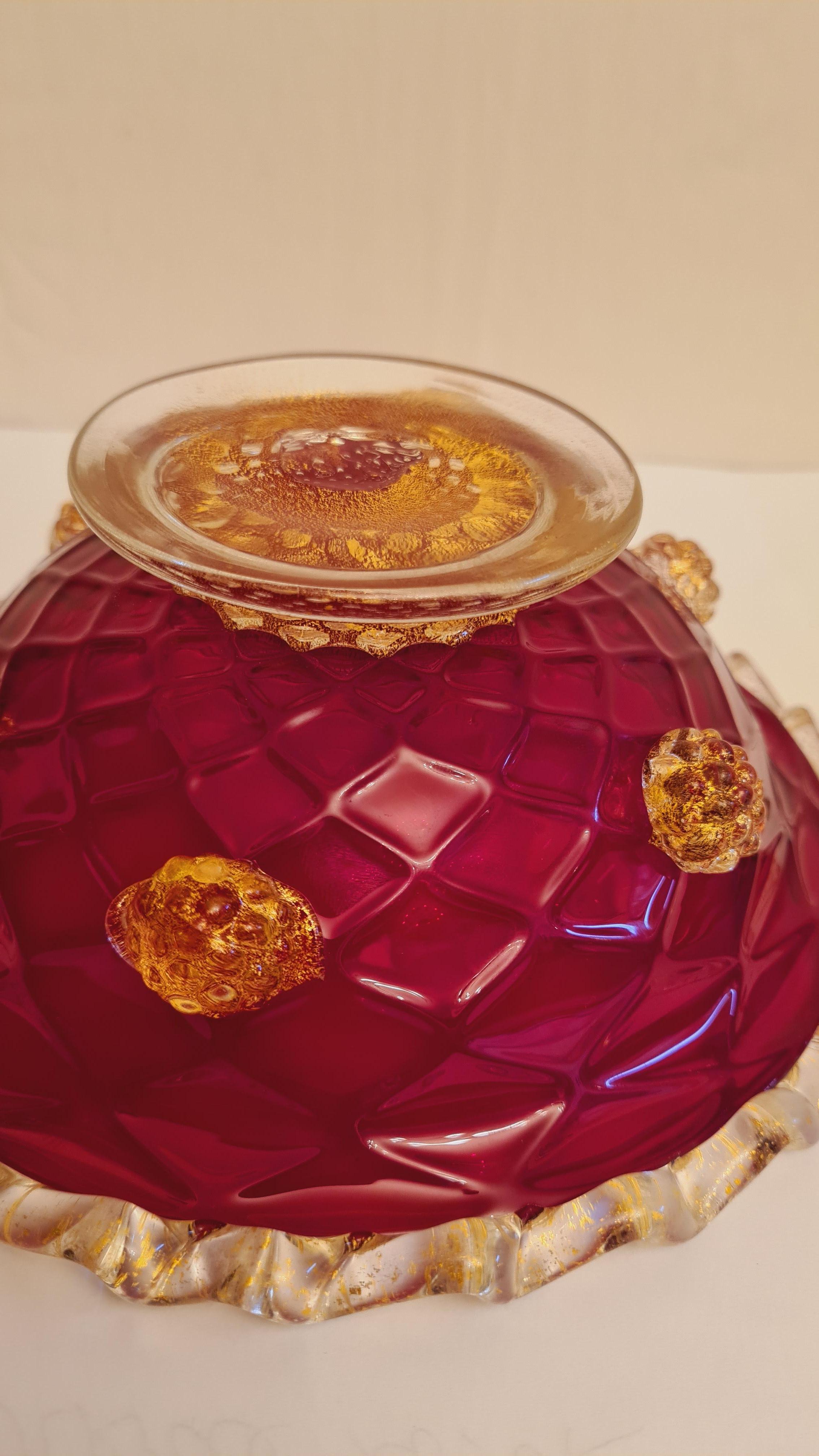 Middle of Century Murano Glass Bowl with Gold Leaf In Excellent Condition In Grantham, GB