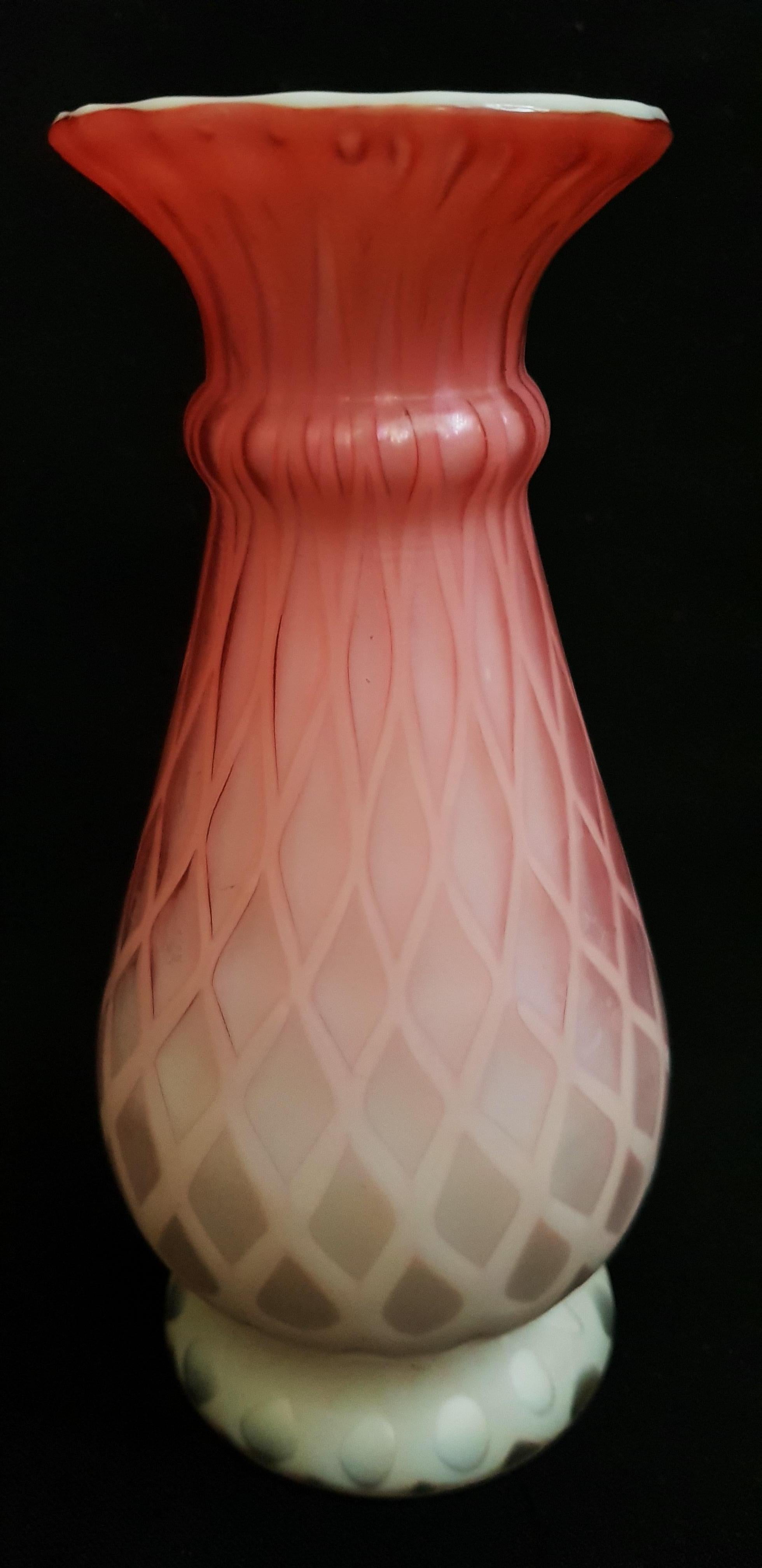 Beautiful middle of century murano glass satinato vase, pink and white, by Fratelli Toso brilliant condition.
