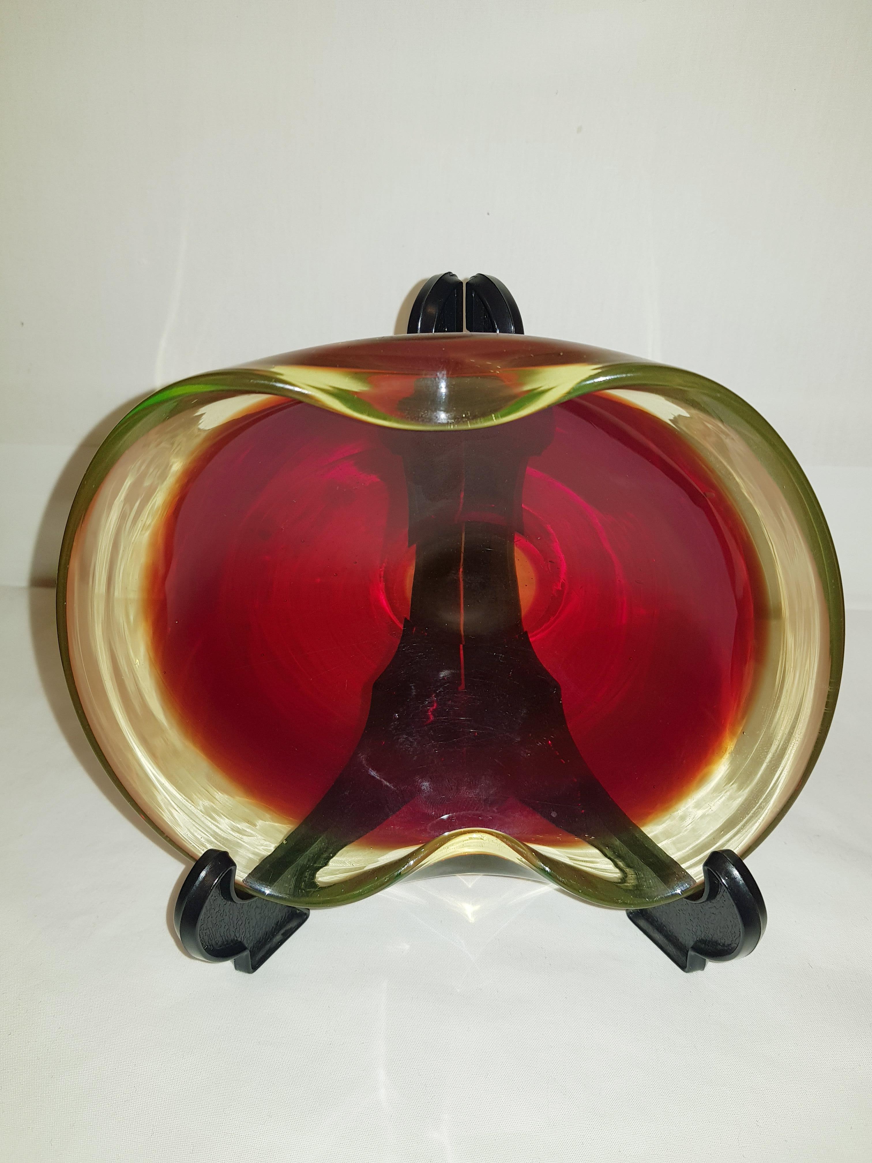 Beautiful middle of century murano glass somerso uranium bowl, red and uranium, by Antonio da Ros brilliant condition.
