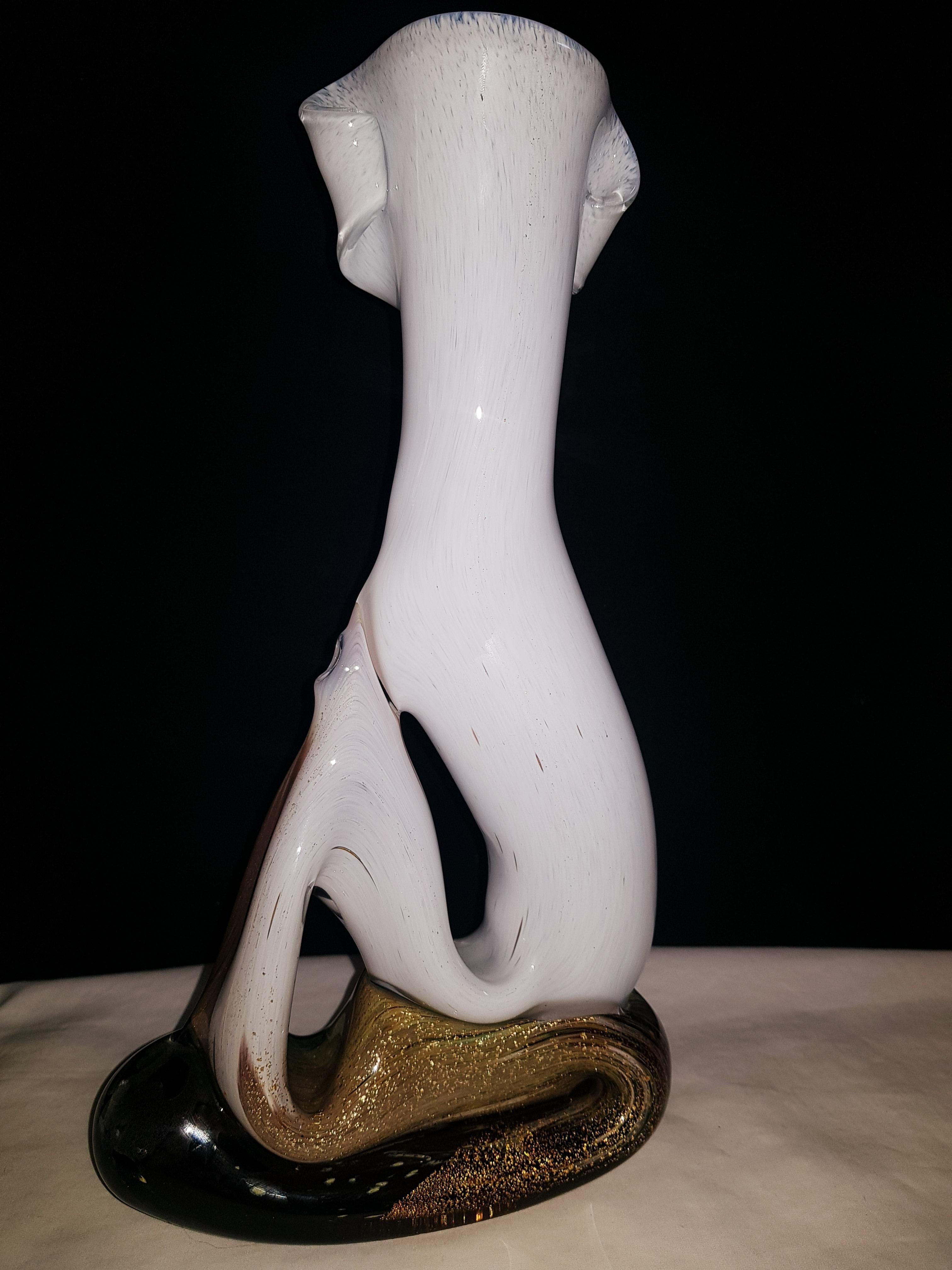 Middle of Century Murano Glass Vase with Gold Leaf In Excellent Condition For Sale In Grantham, GB