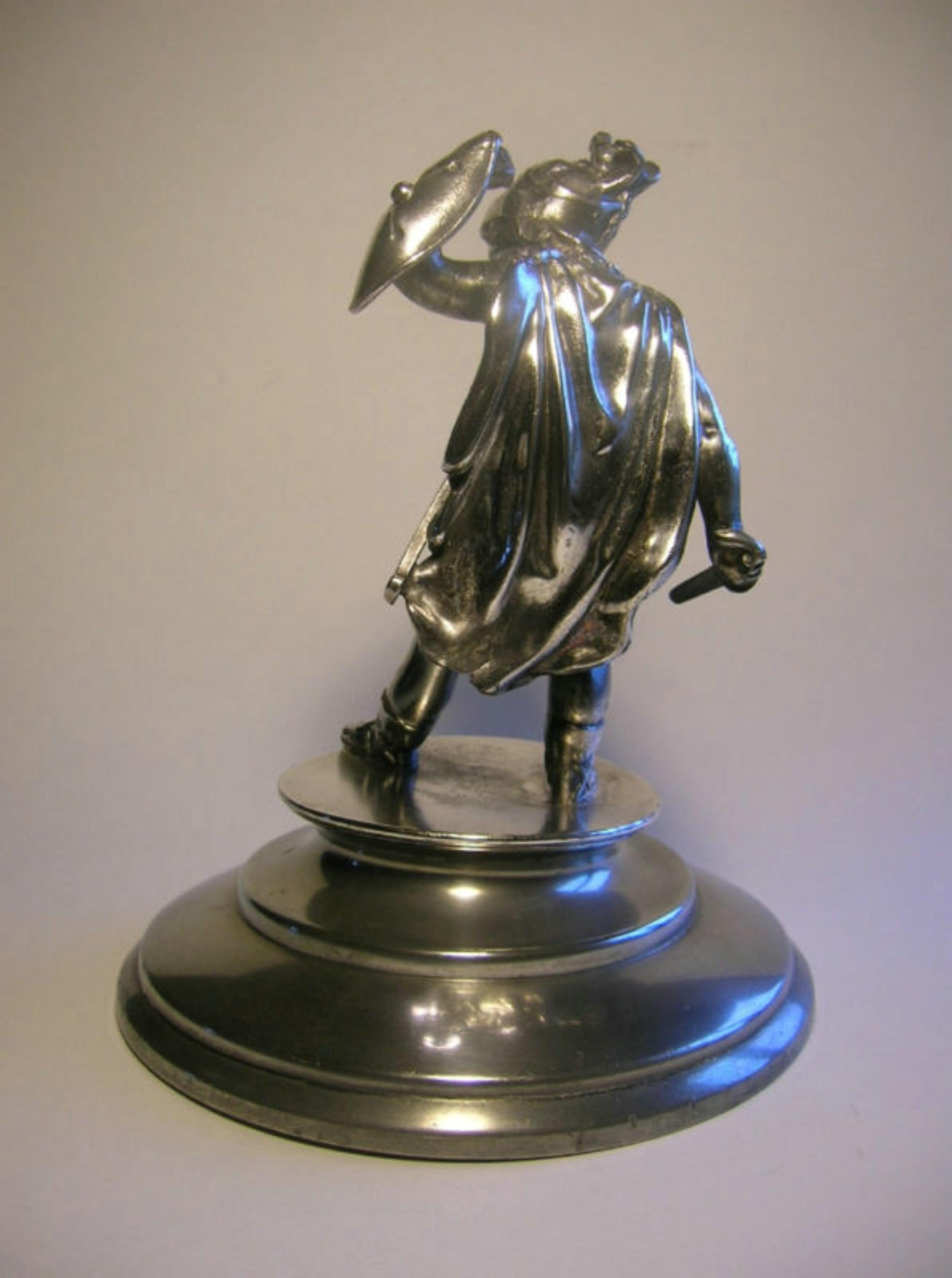 Cast MIDDLETOWN PLATE CO. - Antique Neoclassical Warrior Statue - U.S. - Late 19th C. For Sale