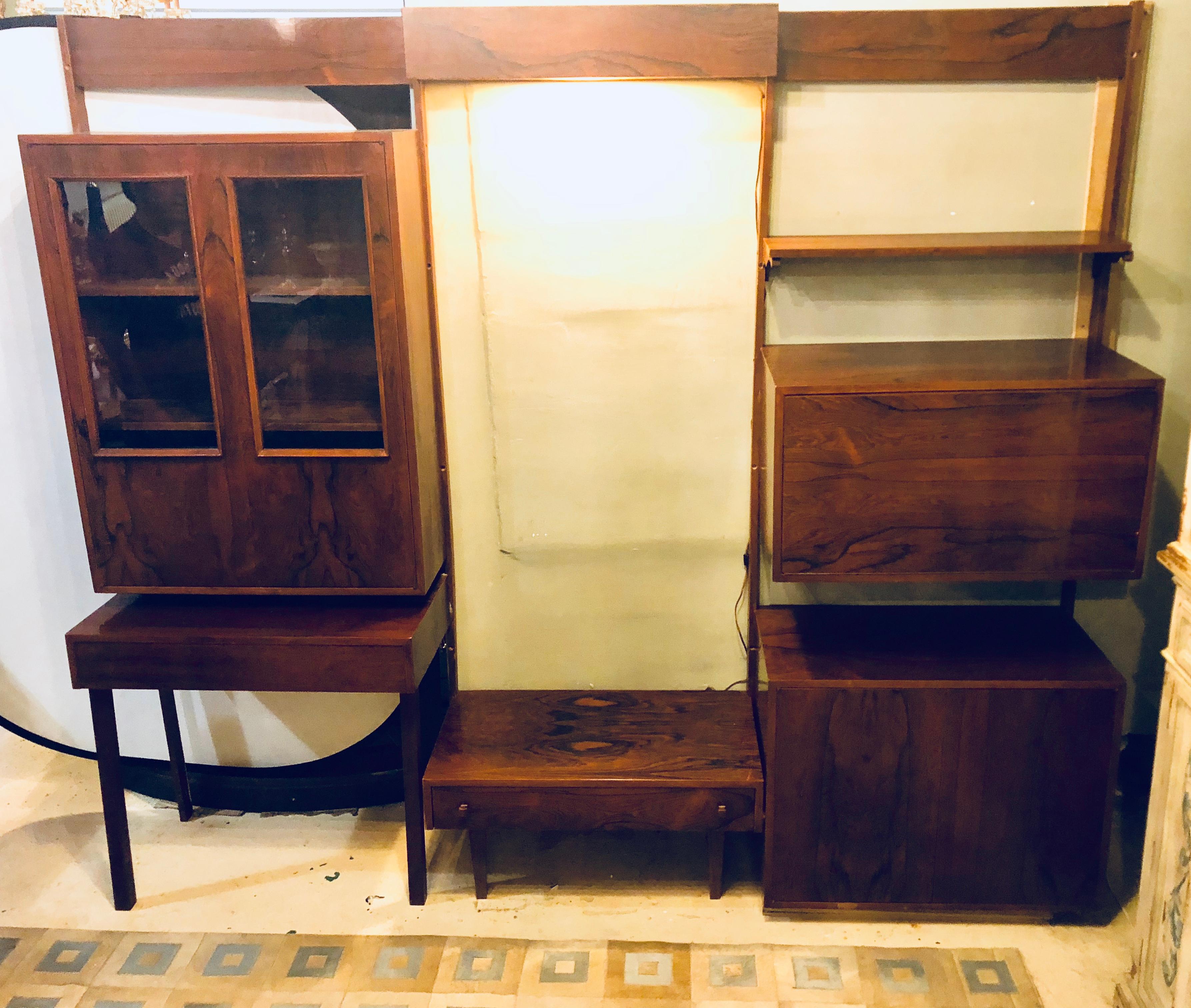 Midentury Rosewood Wall-Unit Including Table, Desk, Curio Cabinet and Light In Good Condition In Stamford, CT