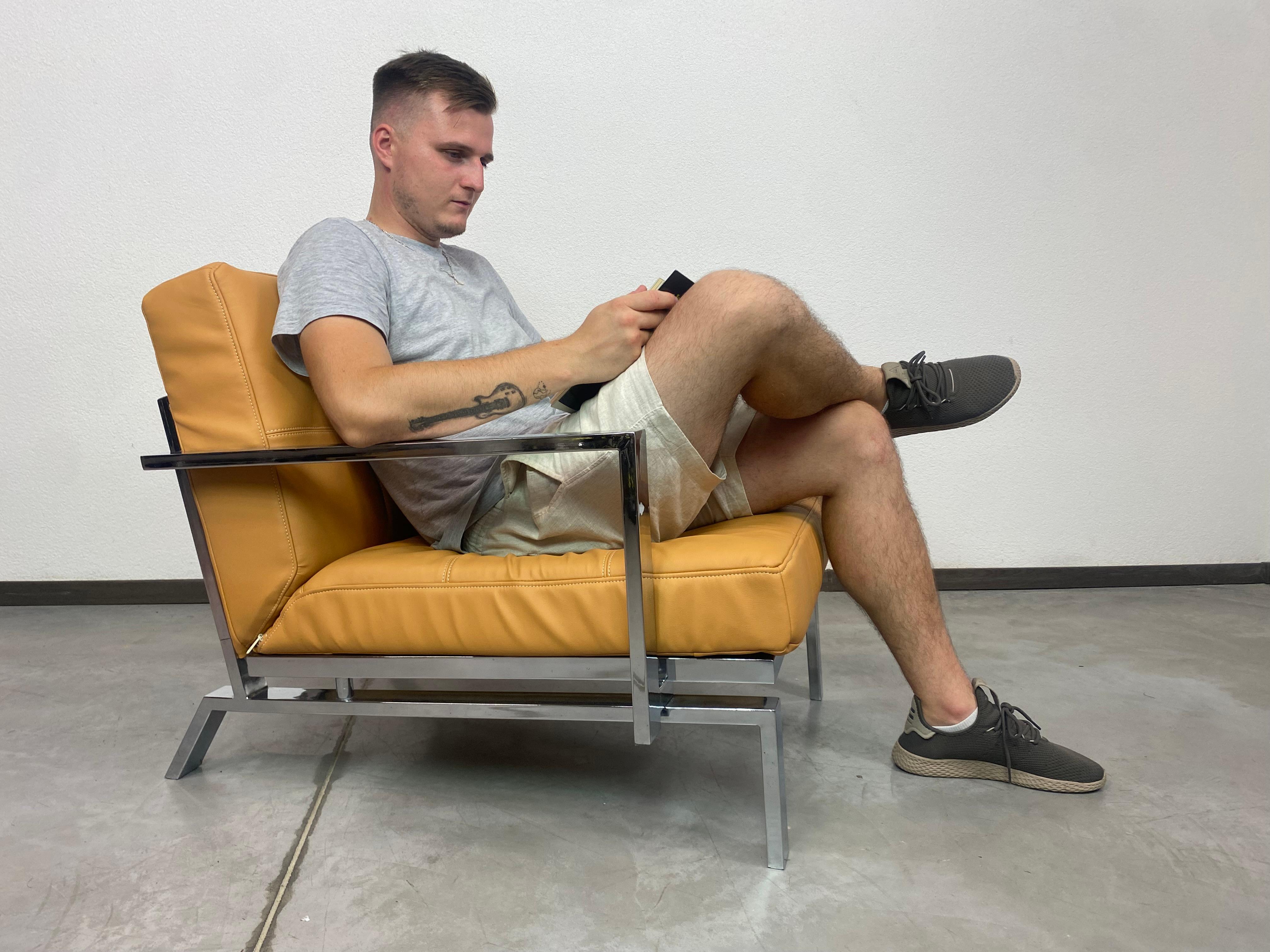 Midncenury design lounge chair - Studio biege For Sale 8