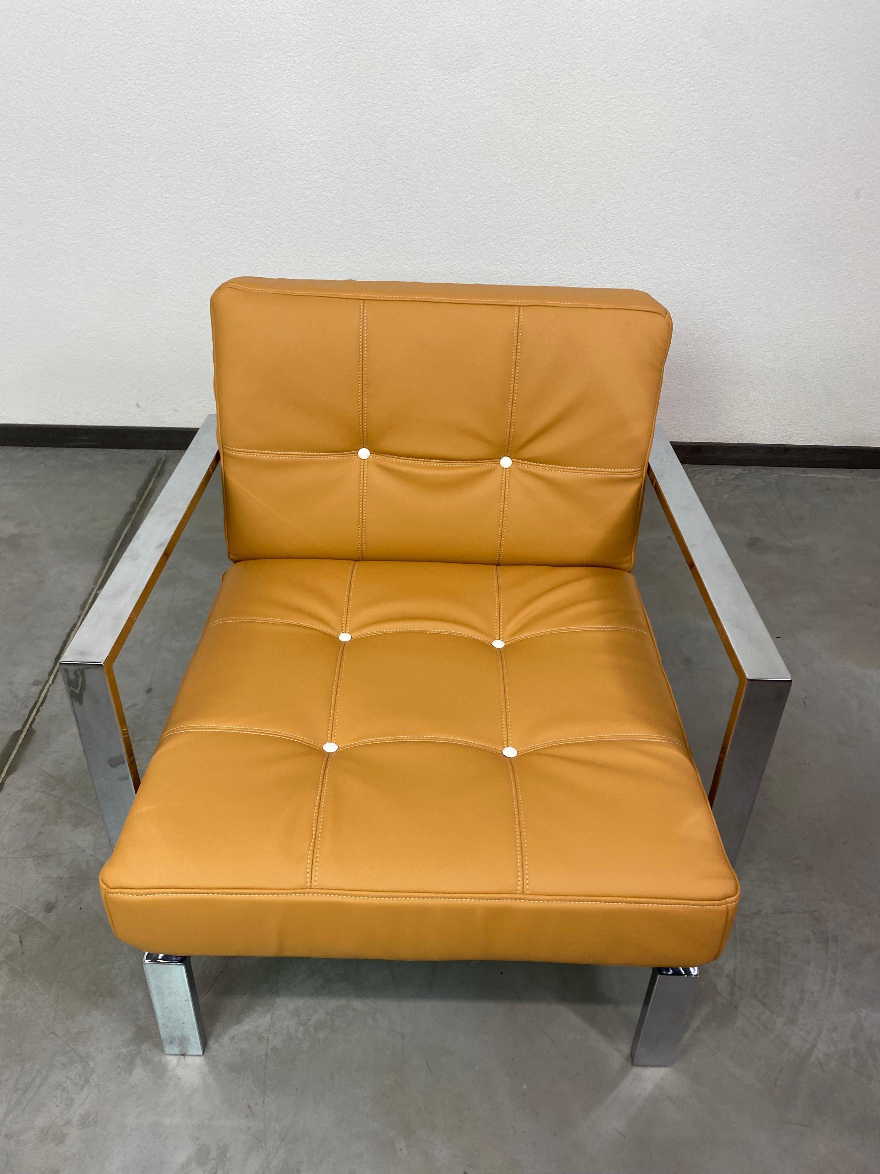 Midncenury design lounge chair - Studio biege In Excellent Condition For Sale In Banská Štiavnica, SK