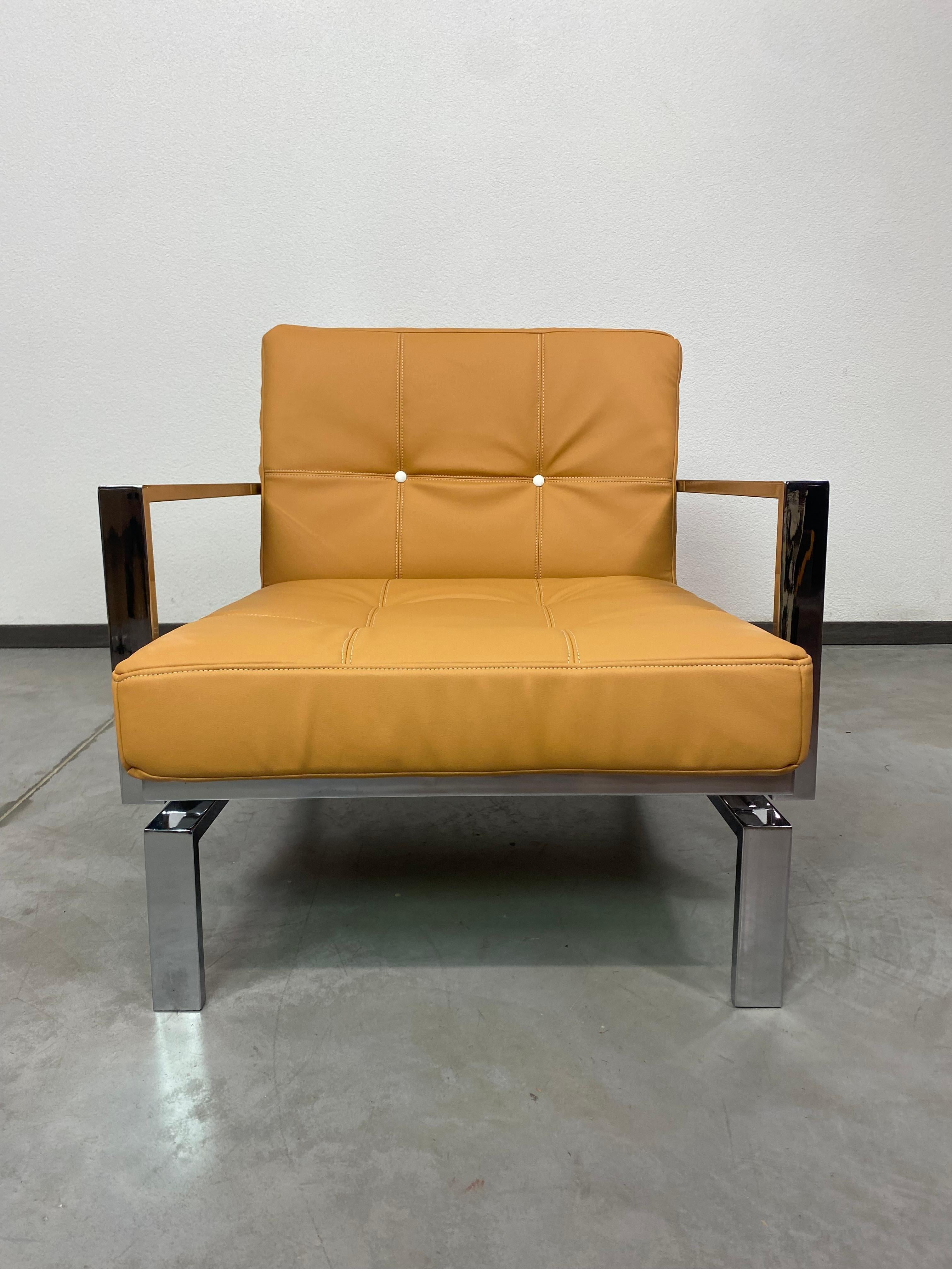 Mid-20th Century Midncenury design lounge chair - Studio biege For Sale