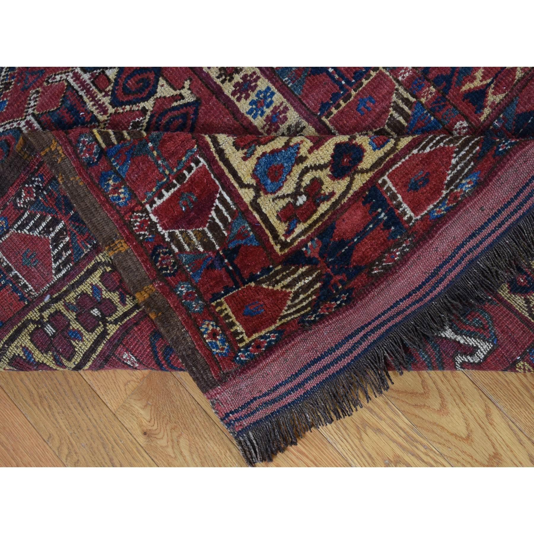 Mitternachtsblauer antiker Afghanischer Beshir handgeknüpfter Teppich aus reiner Wolle mit geometrischem Design (Frühes 20. Jahrhundert) im Angebot