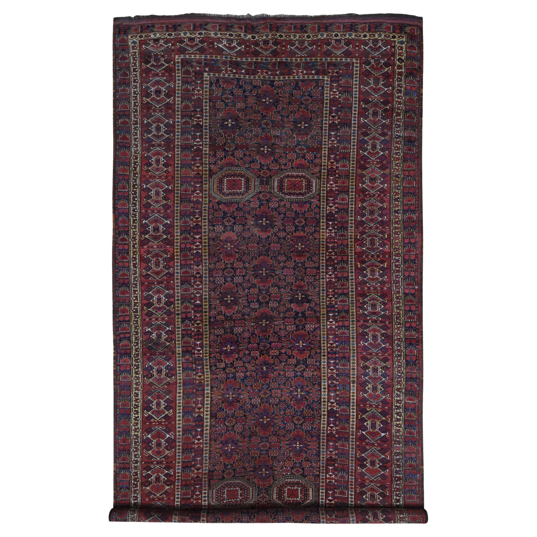 Mitternachtsblauer antiker Afghanischer Beshir handgeknüpfter Teppich aus reiner Wolle mit geometrischem Design
