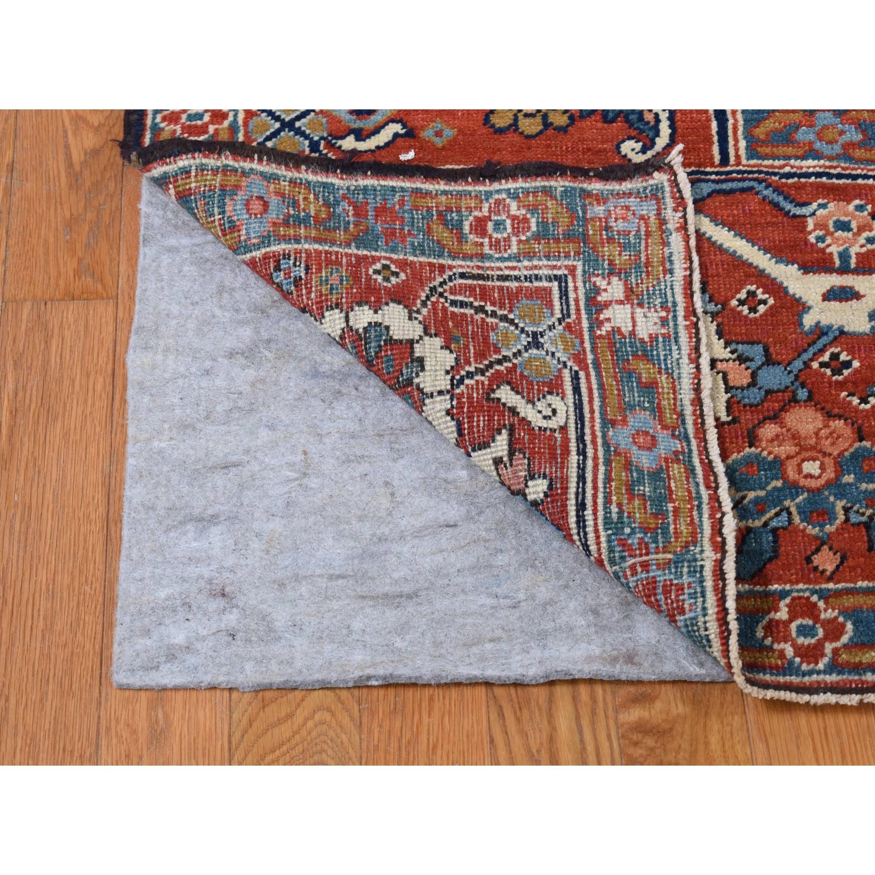 Midnight Blue Antique Persian Serapi Heriz Clean Hand Knotted Pure Wool Rug In Good Condition For Sale In Carlstadt, NJ