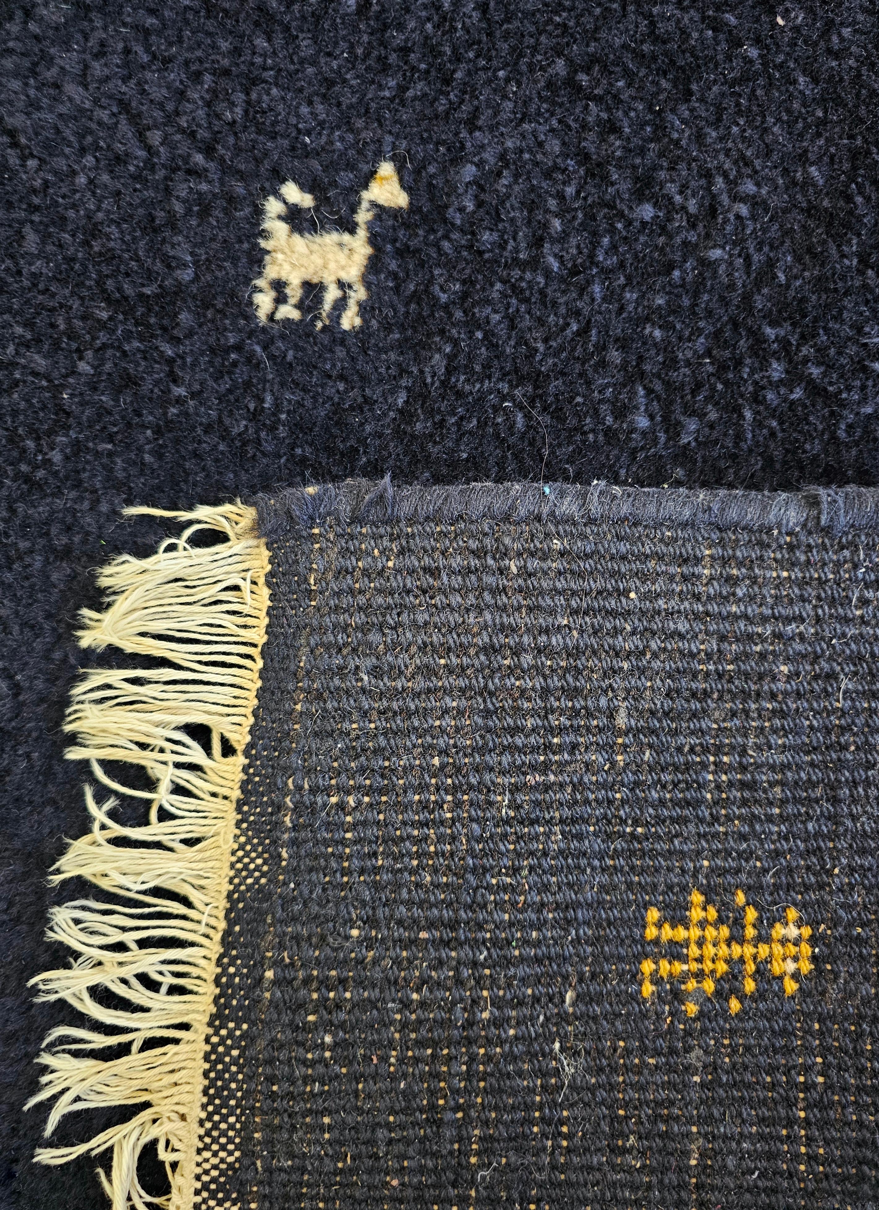 Mitternachtsblauer (fast schwarzer) handgeknüpfter minimalistischer persischer Gabbeh-Teppich im Angebot 2