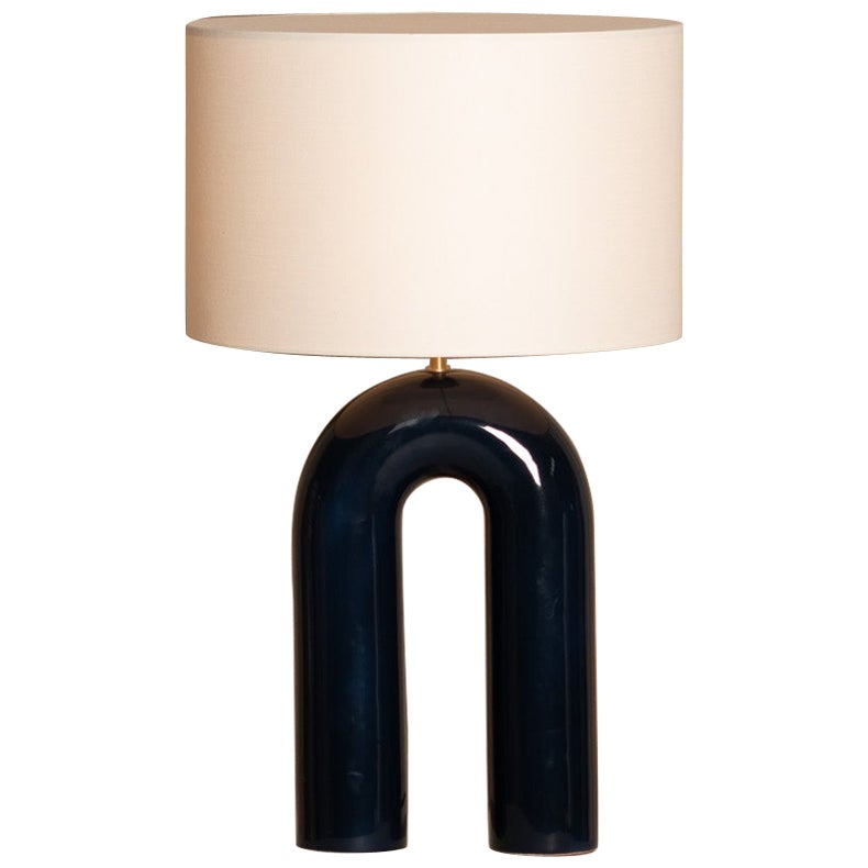 Lampe de bureau Arko en céramique Midnight avec abat-jour blanc par Simone & Marcel