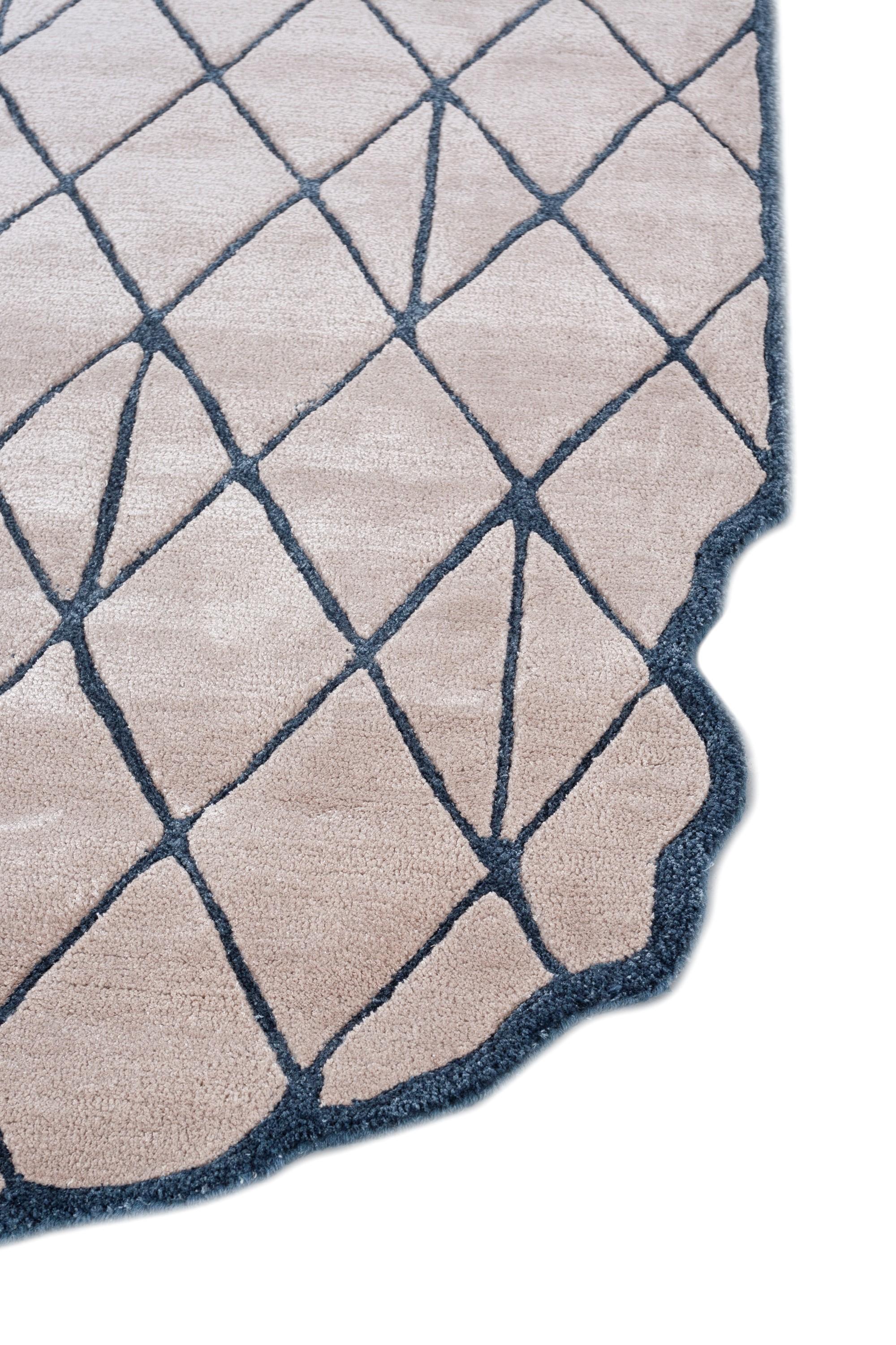 Modern Midnight Citadel Beige & Indigo 168x240 cm Hand Tufted Rug For Sale