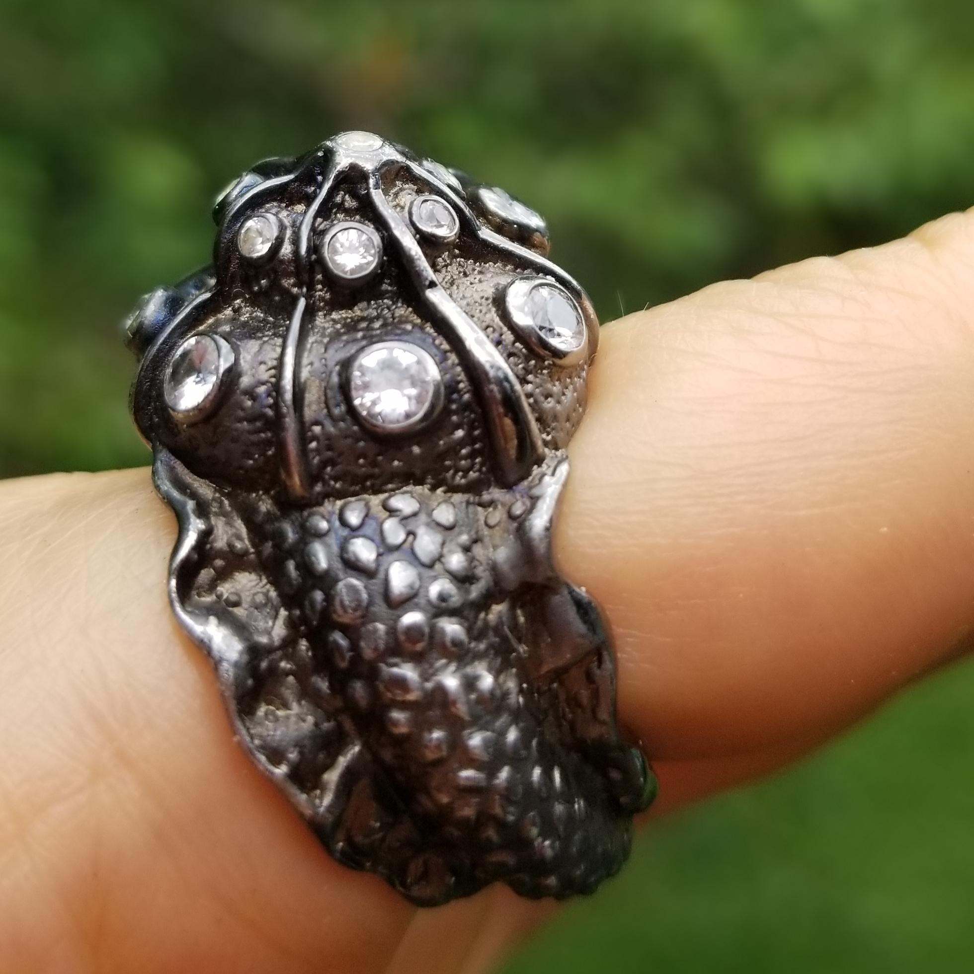 Women's or Men's Midnight snail ring For Sale