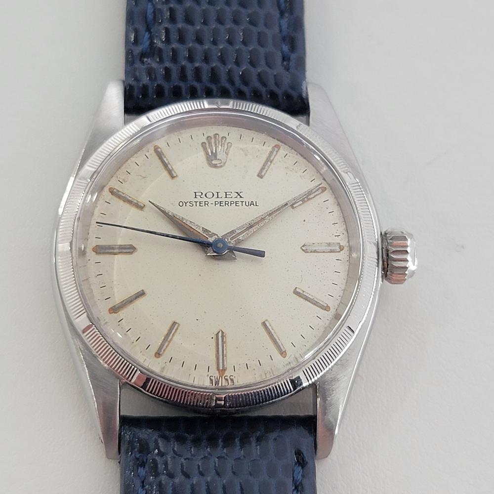 Vintage classic, Men's midsize Rolex ref.6549 Oyster Perpetual automatic dress watch, c.1959. Verified authentic by a master watchmaker. Gorgeous Rolex signed dial, applied indice hour markers, minute and hour hands, sweeping central second hand,