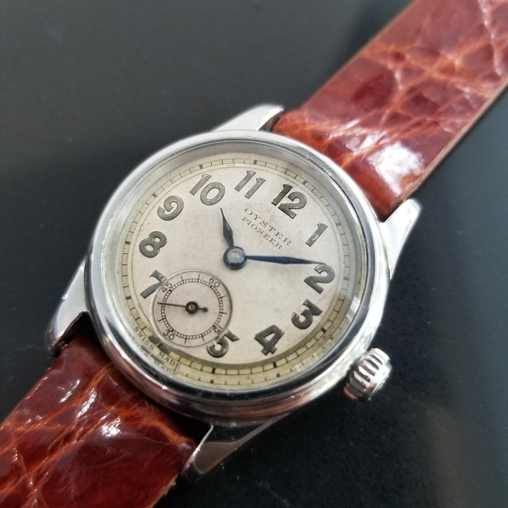Rare treasure, Men's Oyster Pioneer Ref.3373 hand-wind military style watch by Rolex, c.1930s. Verified authentic by a master watchmaker. Gorgeous original vintage dial, some natural discoloration on dial, lozenge minute and hour hands, sweeping