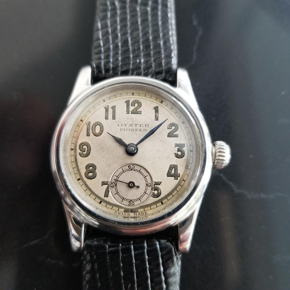 A rare classic, Men's Oyster Pioneer Ref.3373 hand-wind military style watch by Rolex, c.1930s. Verified authentic by a master watchmaker. Gorgeous original vintage dial, some natural discoloration on dial, lozenge minute and hour hands, sweeping