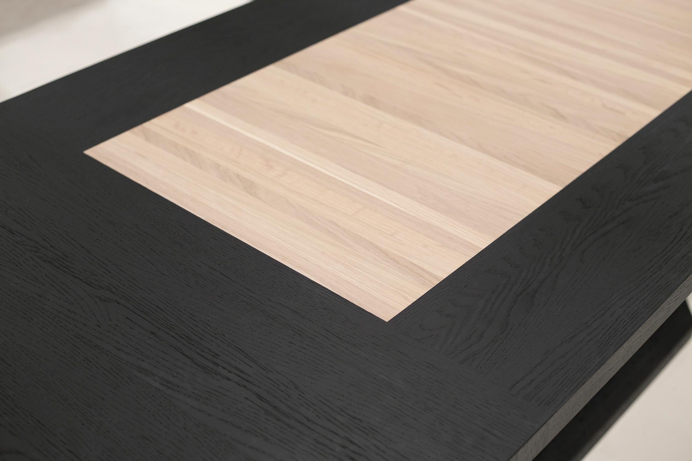Table de salle à manger Midtown en Maykume noir et Oak Oak blanc noirci EN STOCK EN VENTE Bon état - En vente à Brooklyn, NY