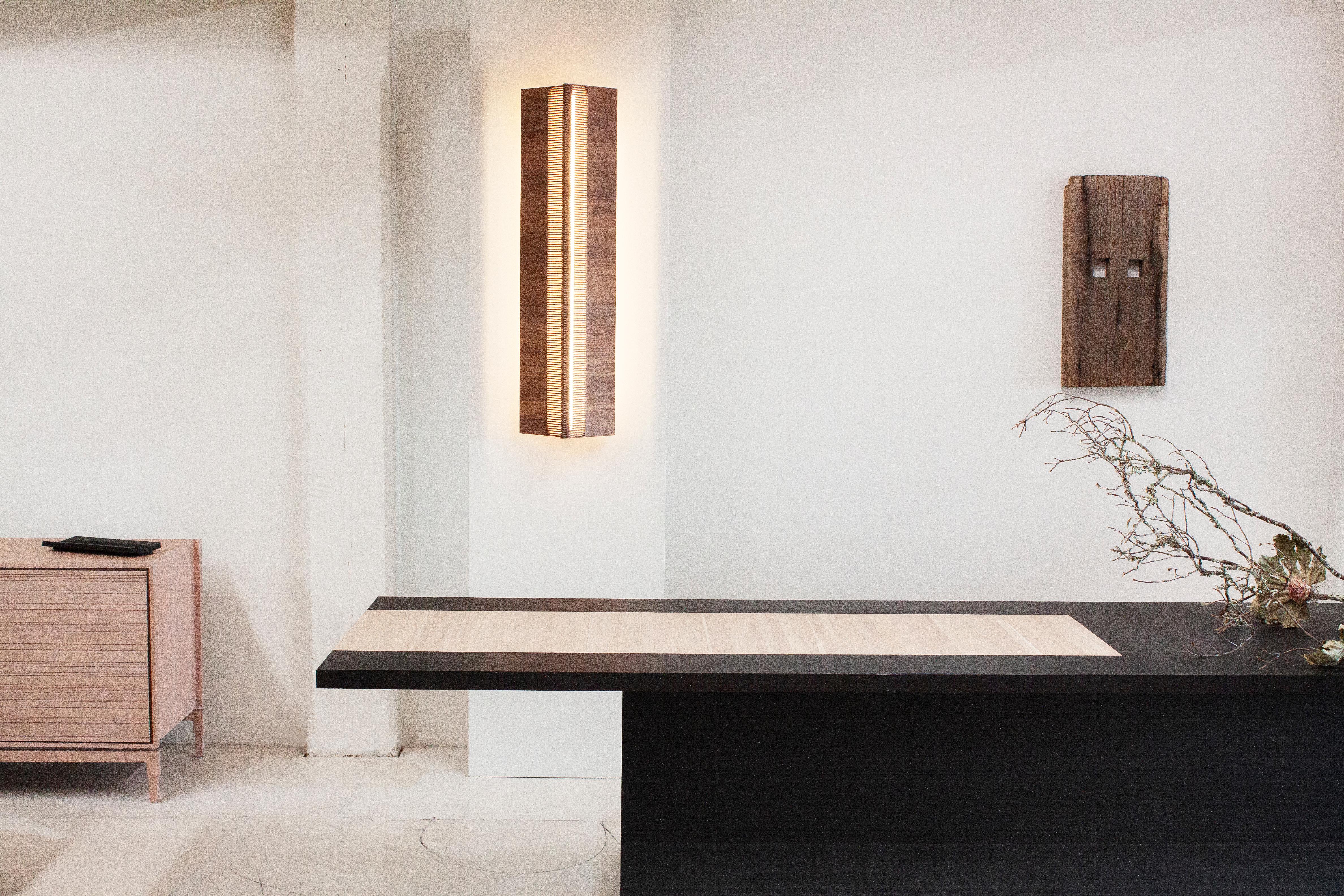 XXIe siècle et contemporain Table de salle à manger Midtown en Maykume noir et Oak Oak blanc noirci EN STOCK EN VENTE en vente