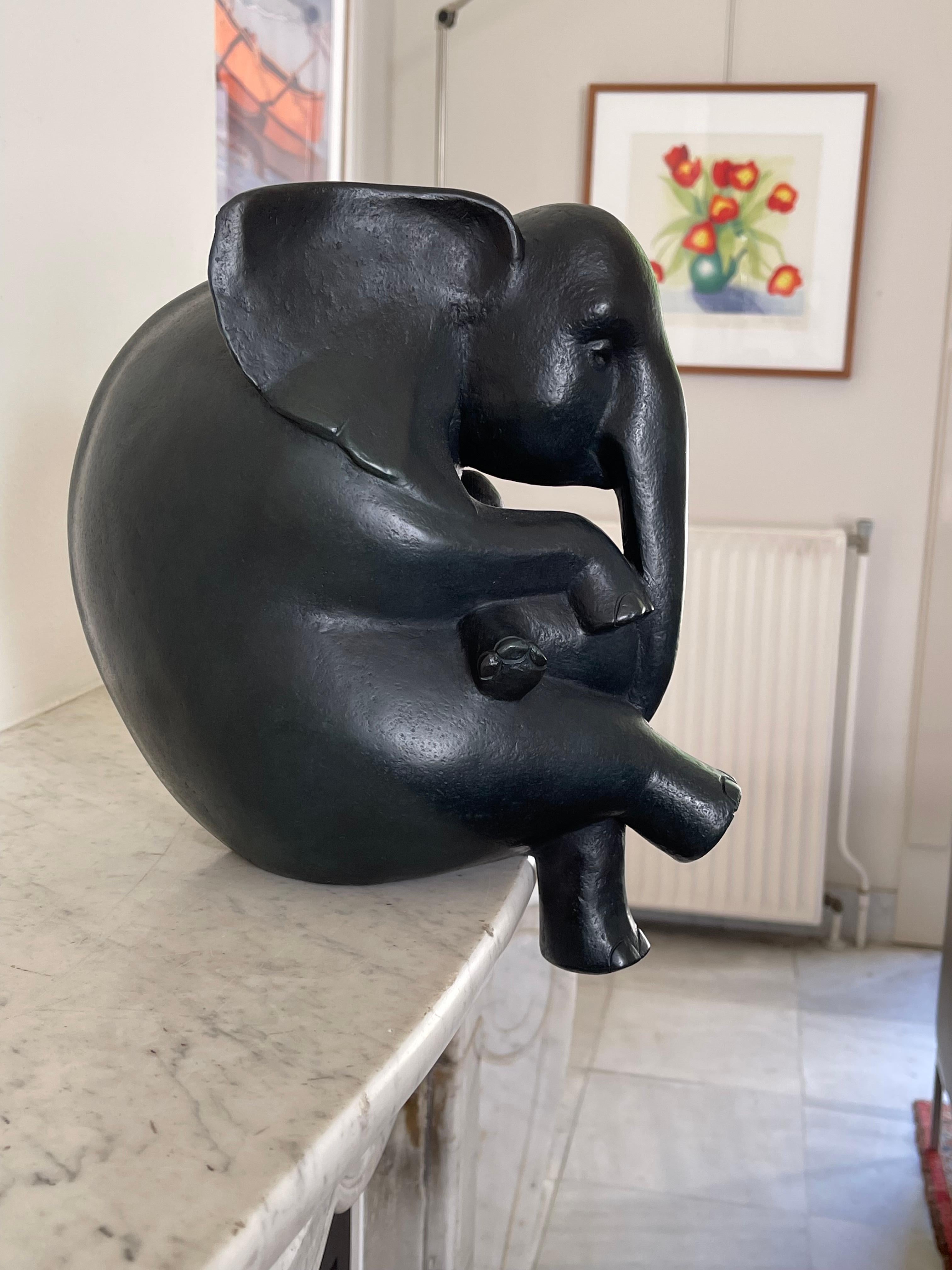''Umbrella'', Contemporary Bronze Sculpture Portrait of Mother and Baby Elephant For Sale 4
