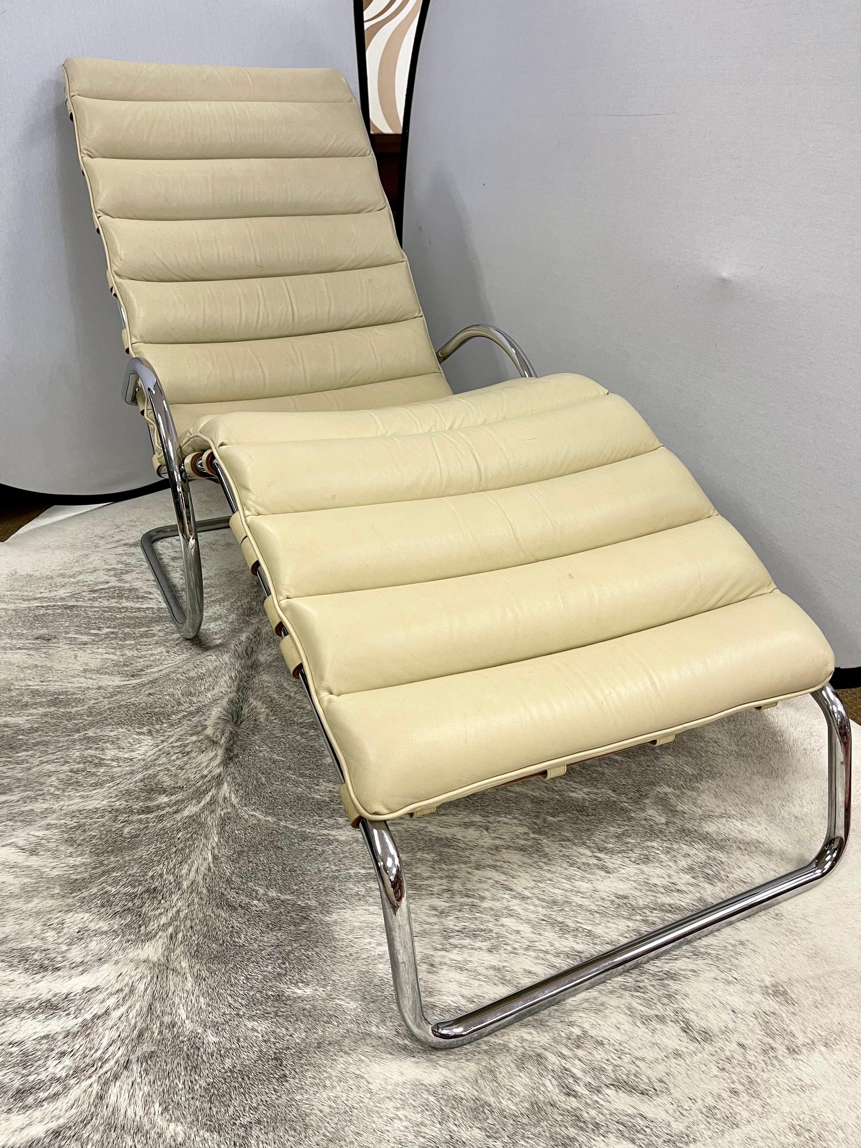 Mies van der Rohe adjustable chaise lounge for Knoll International with tubular stainless steel, polished finish with channeled Spinneybeck Volo leather. Rare color leather, note they re normally black. Adjustable.
Great lines and better scale.