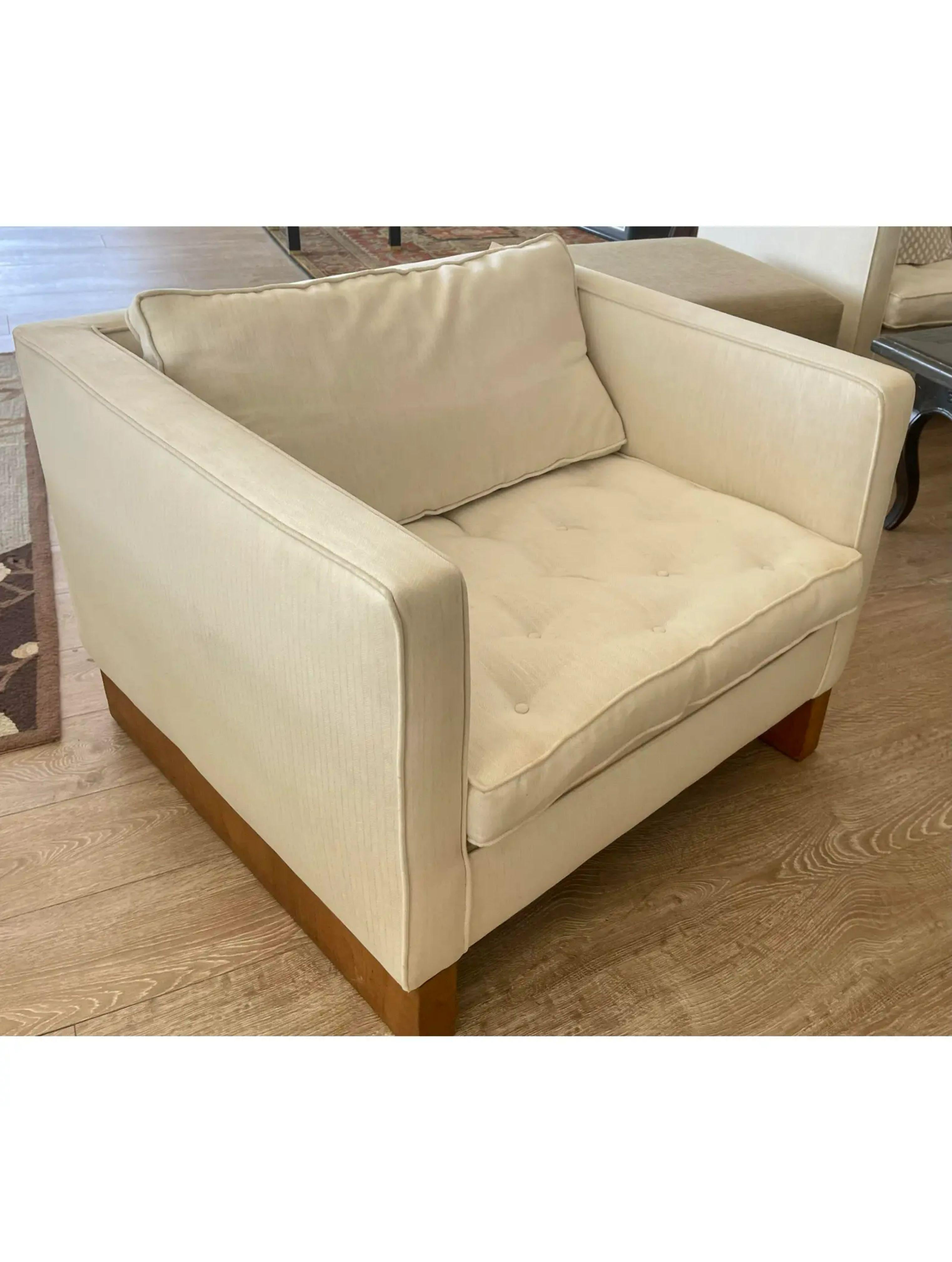 Mies Van Der Rohe Art Deco Modern cube club chair
Priced Each.

Additional information: 
Materials: Linen, Wood
Color: White
Brand: Mies Van der Rohe
Designer: Mies Van der Rohe
Period: 1940s
Styles: Art Deco, Modern
Number of Seats: