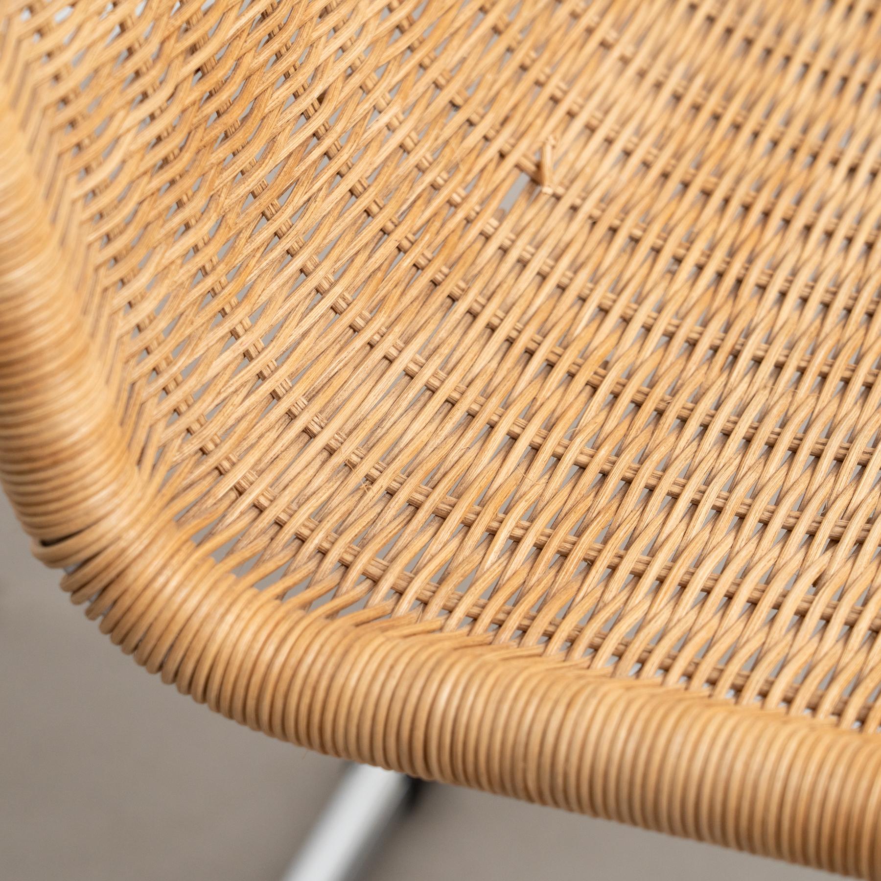 Mies Van Der Rohe B42 Rattan Sessel, um 1960 im Angebot 5