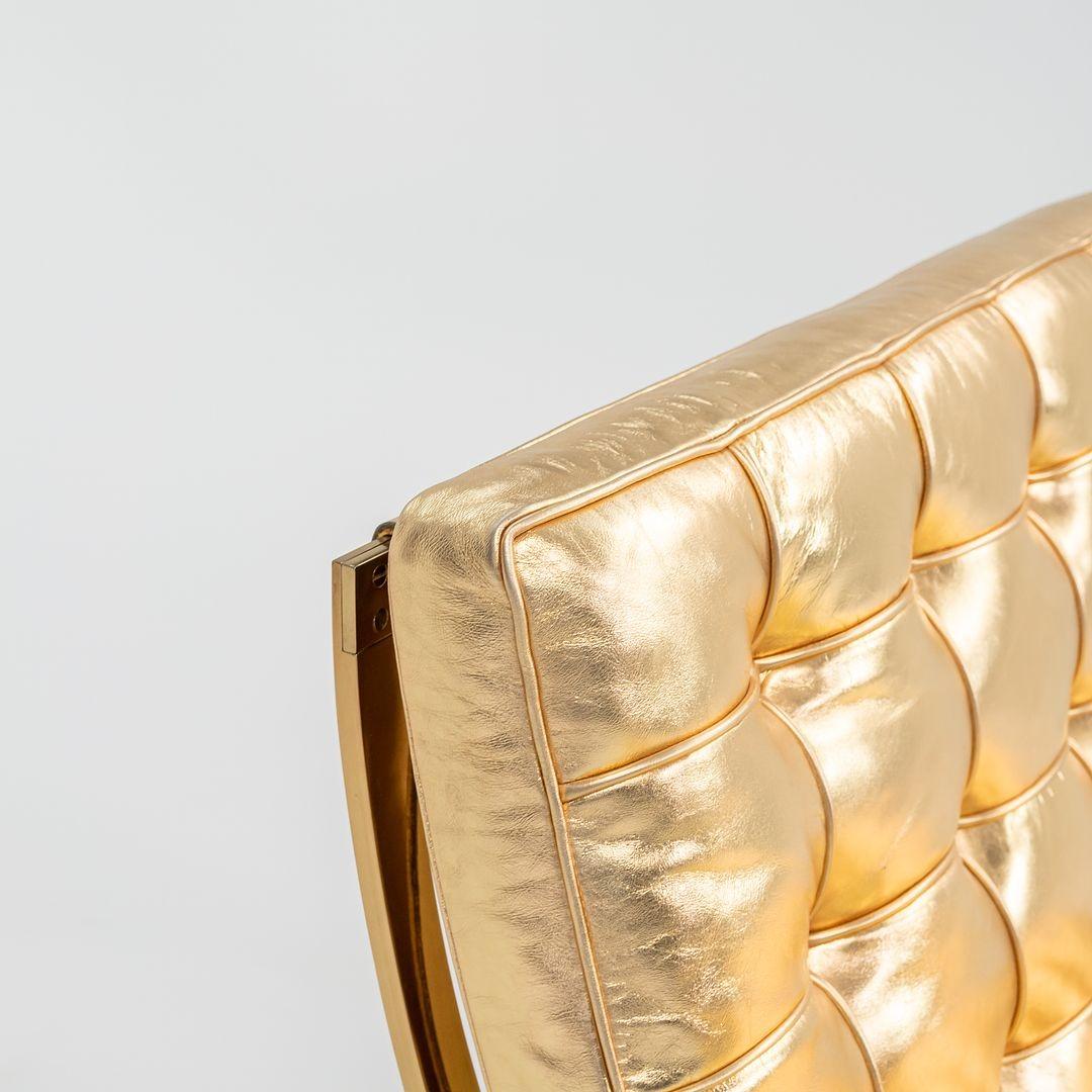 Mies Van der Rohe Barcelona Stuhl aus Blattgold-Leder mit vergoldetem Rahmen im Angebot 1
