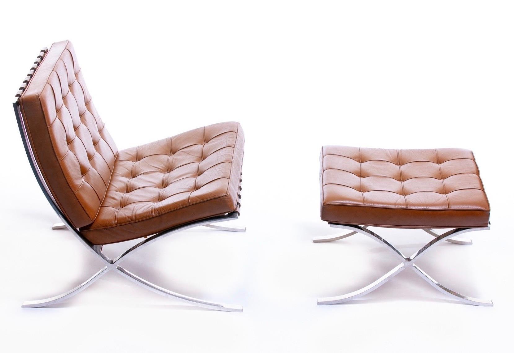 Leather Mies van der Rohe Barcelona Chairs & Ottoman for Knoll International, circa 1974